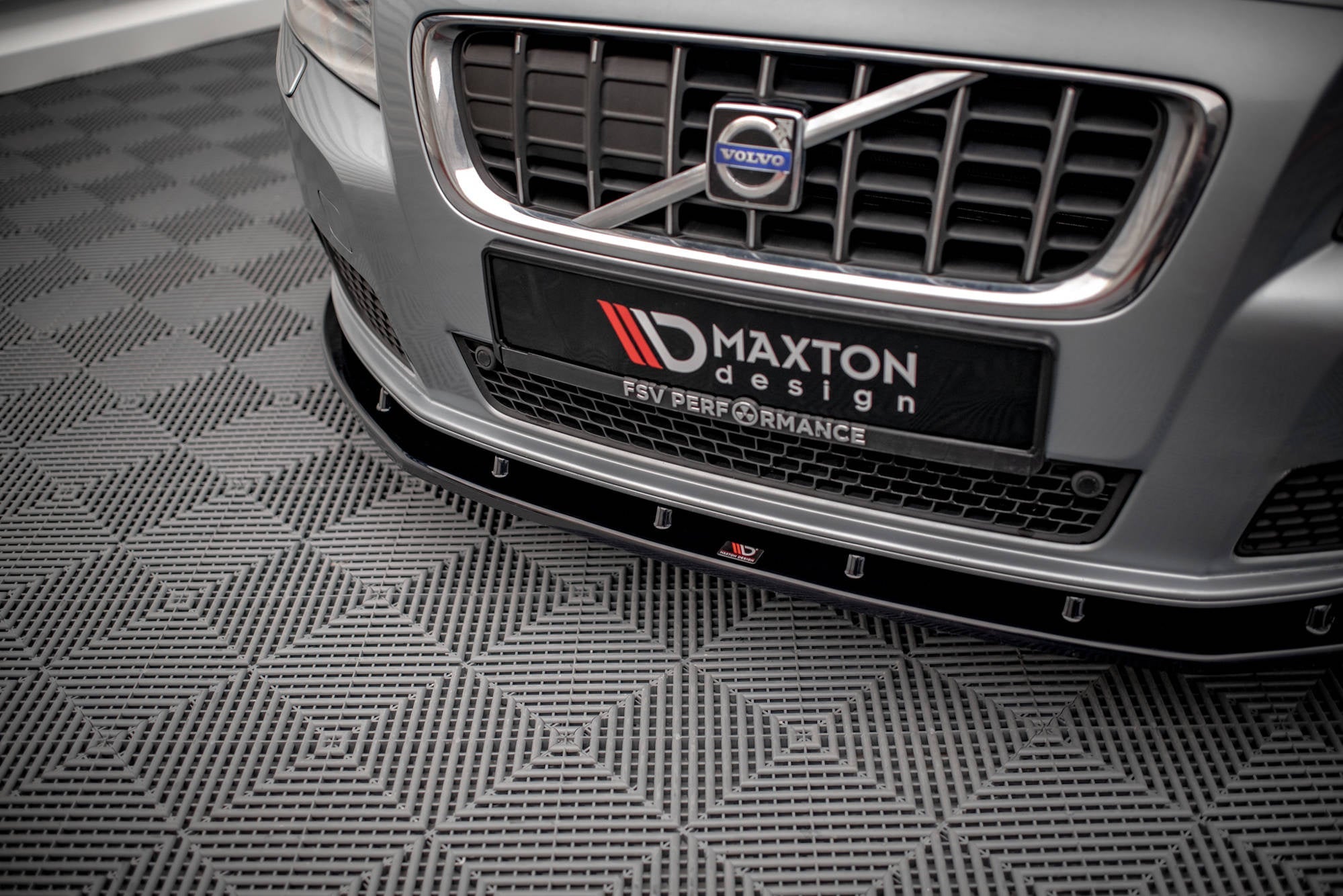 Maxton Design Splitter delantero V.1 para Volvo V70 Mk3 - imagen 3
