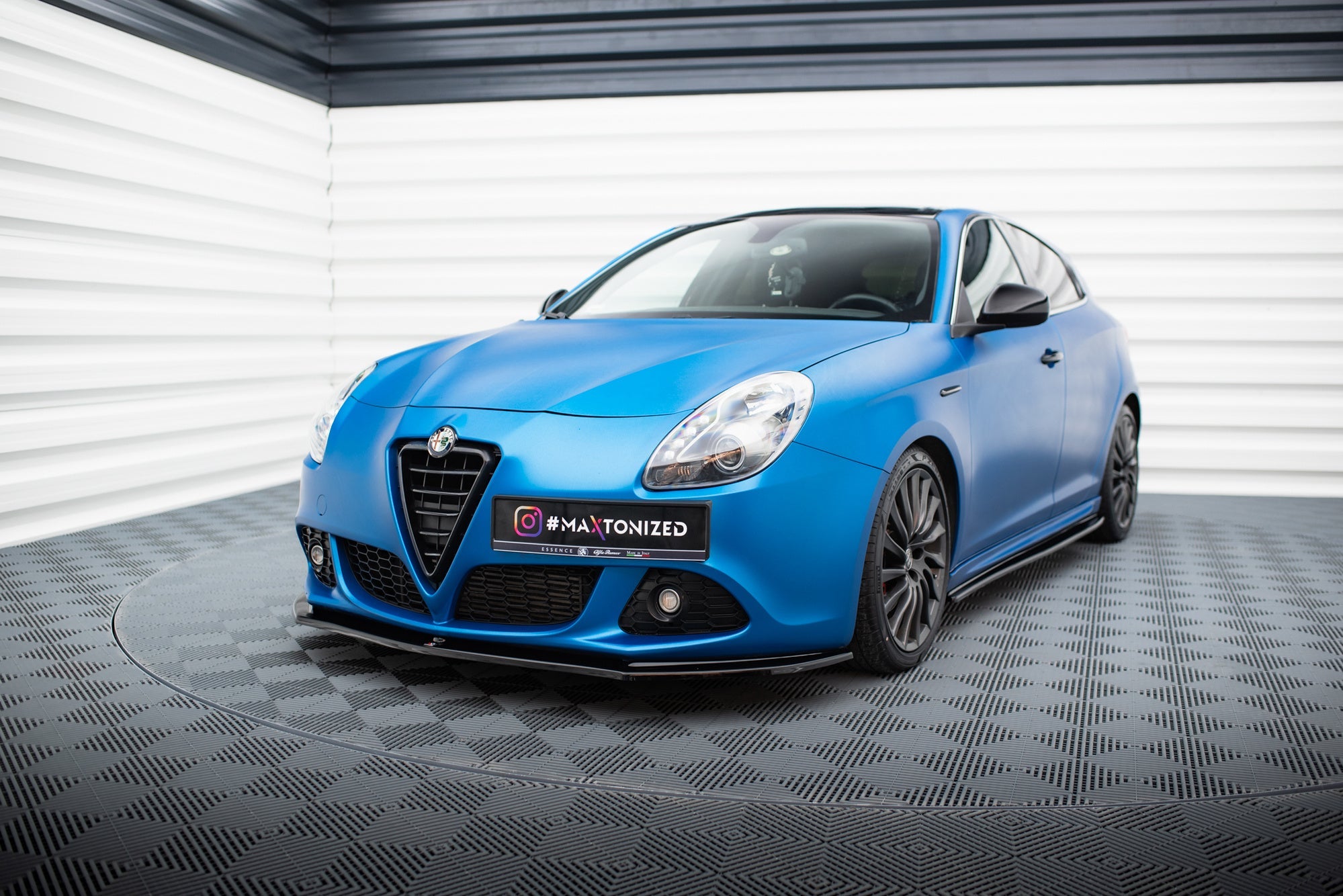 Maxton Design Splitter delantero V.2 para Alfa Romeo Giulietta - imagen 1