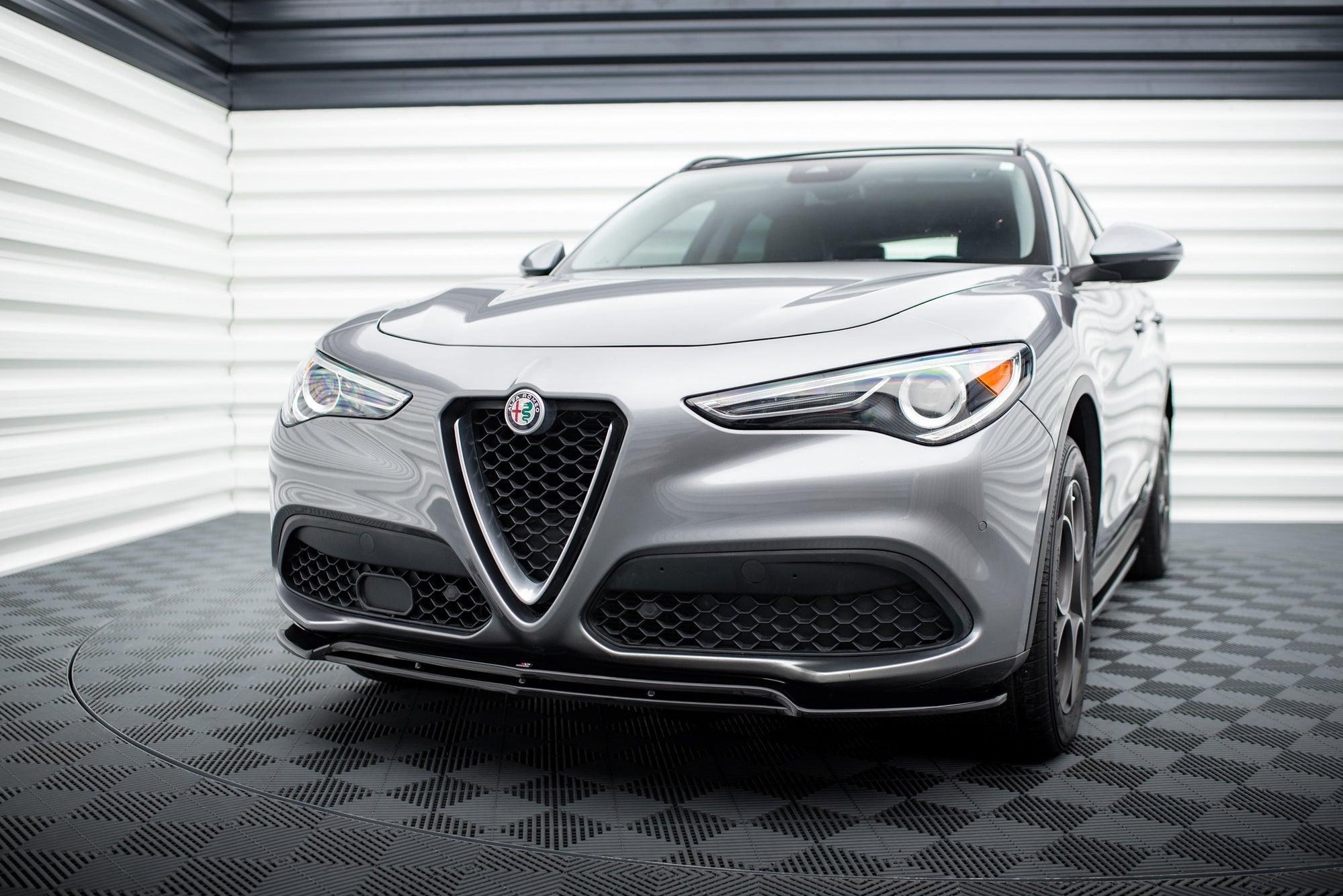 Maxton Design Splitter delantero V.2 para Alfa Romeo Stelvio Mk1 - imagen 1