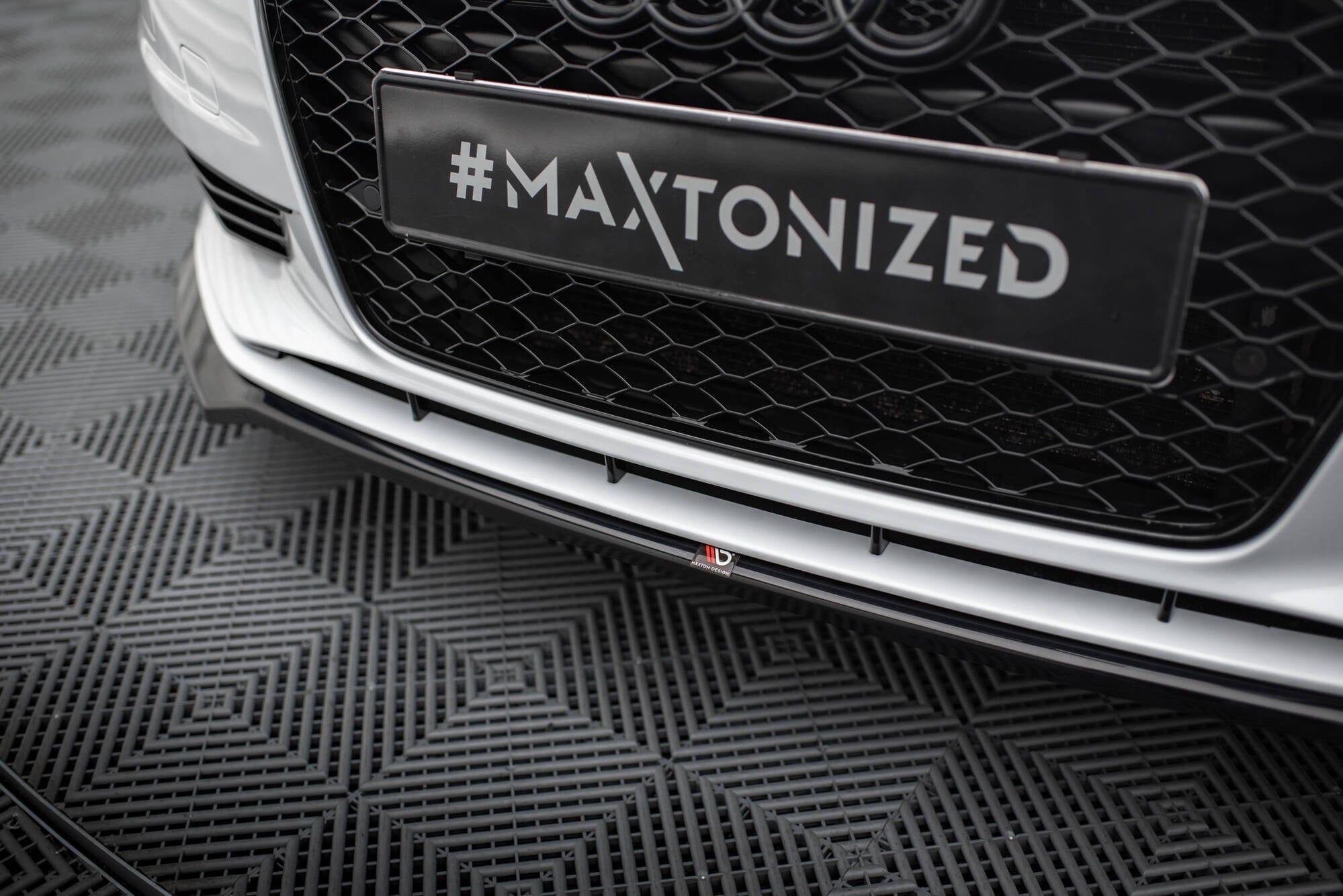 Maxton Design Splitter delantero V.2 para Audi A3 Sedan 8V - imagen 3
