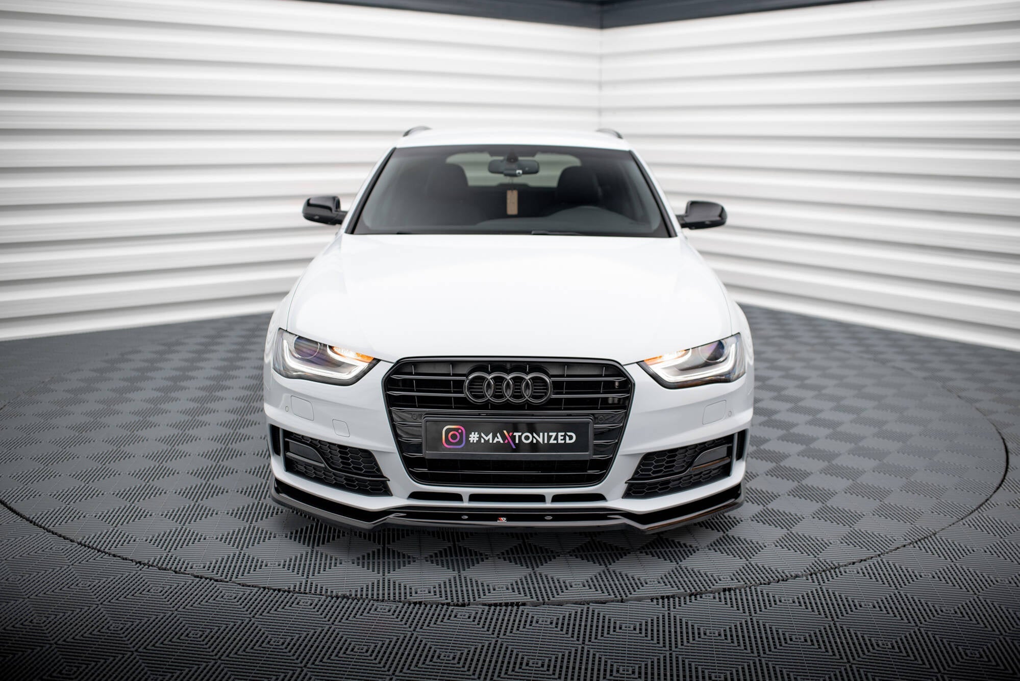 Maxton Design Splitter delantero V.2 para Audi A4 Competition B8 Facelift - imagen 2
