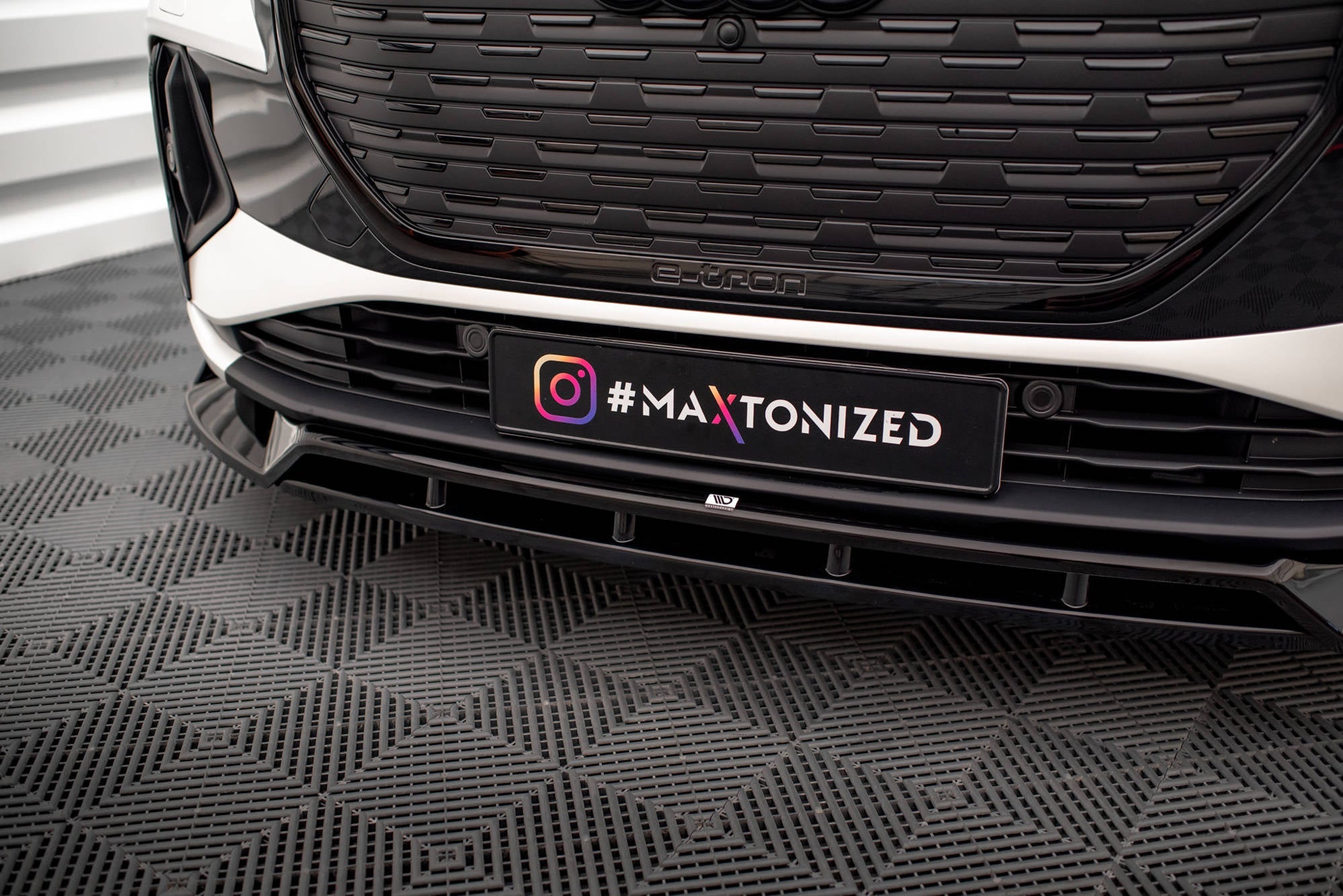 Maxton Design Splitter delantero V.2 para Audi Q4 e-tron Sportback S-line Mk1 - imagen 3