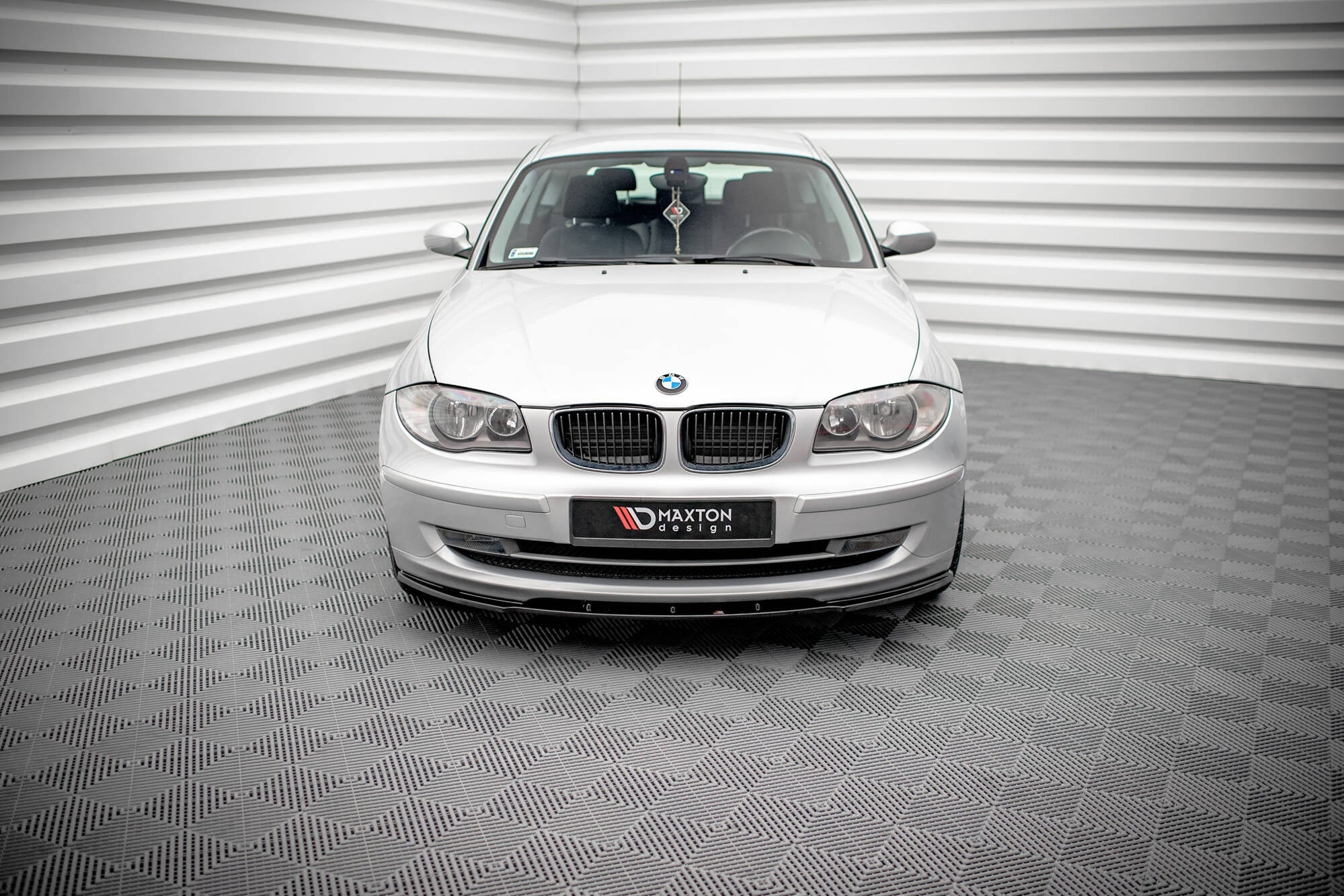 Maxton Design Splitter delantero V.2 para BMW 1 E81 Facelift - imagen 2