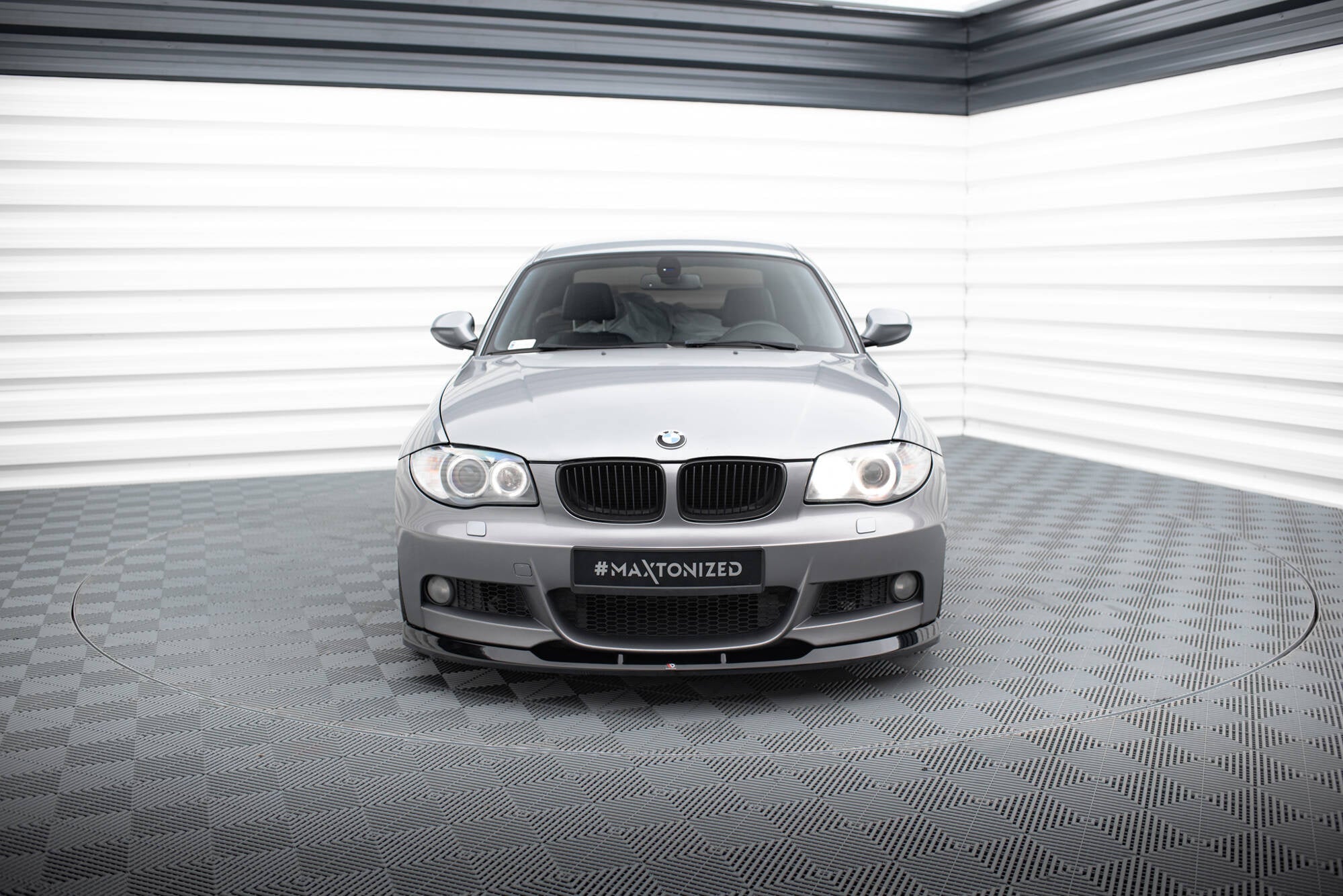 Maxton Design Splitter delantero V.2 para BMW 1 M-Pack E82 - imagen 2
