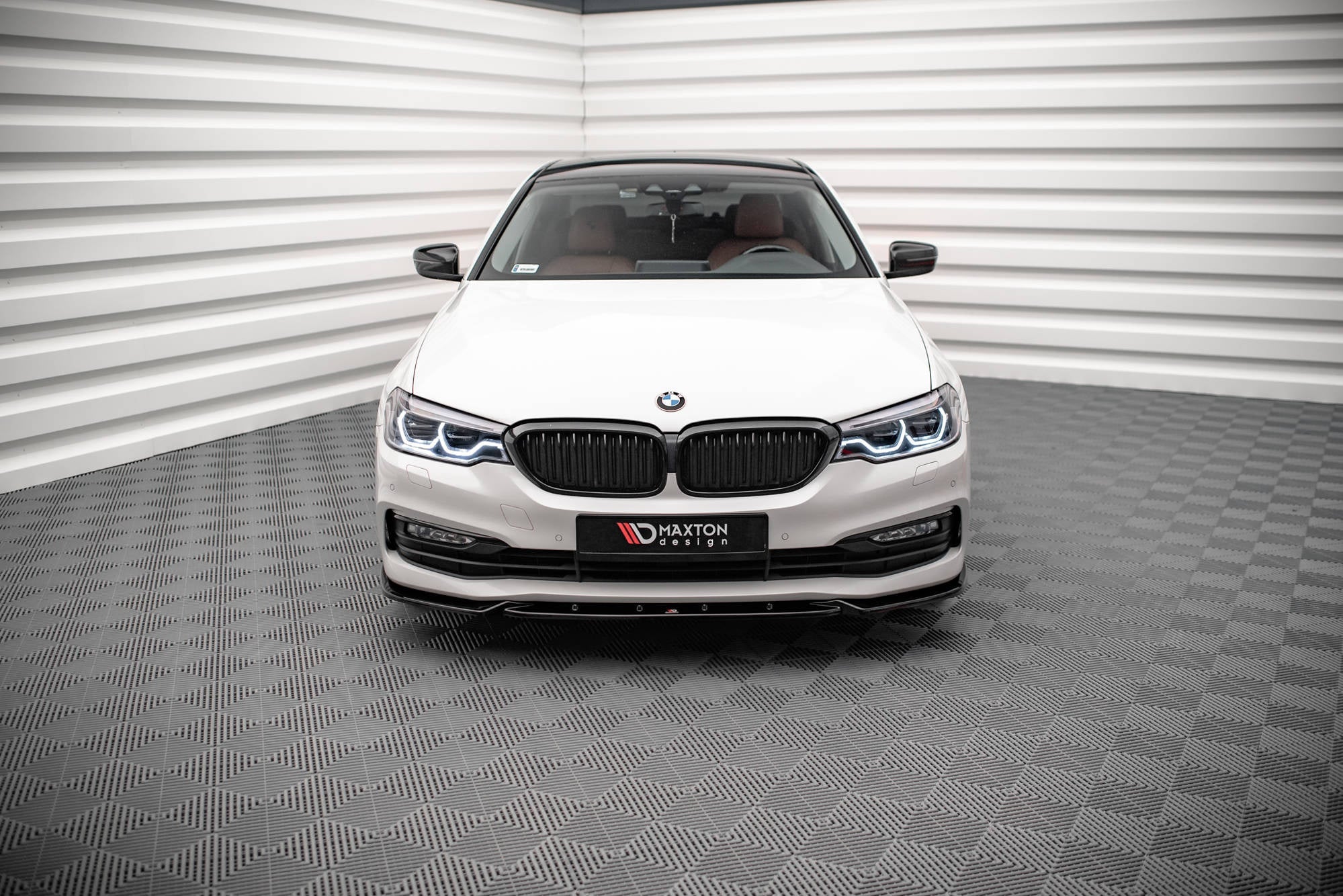 Maxton Design Splitter delantero V.2 para BMW 5 G30 / G31 - imagen 2
