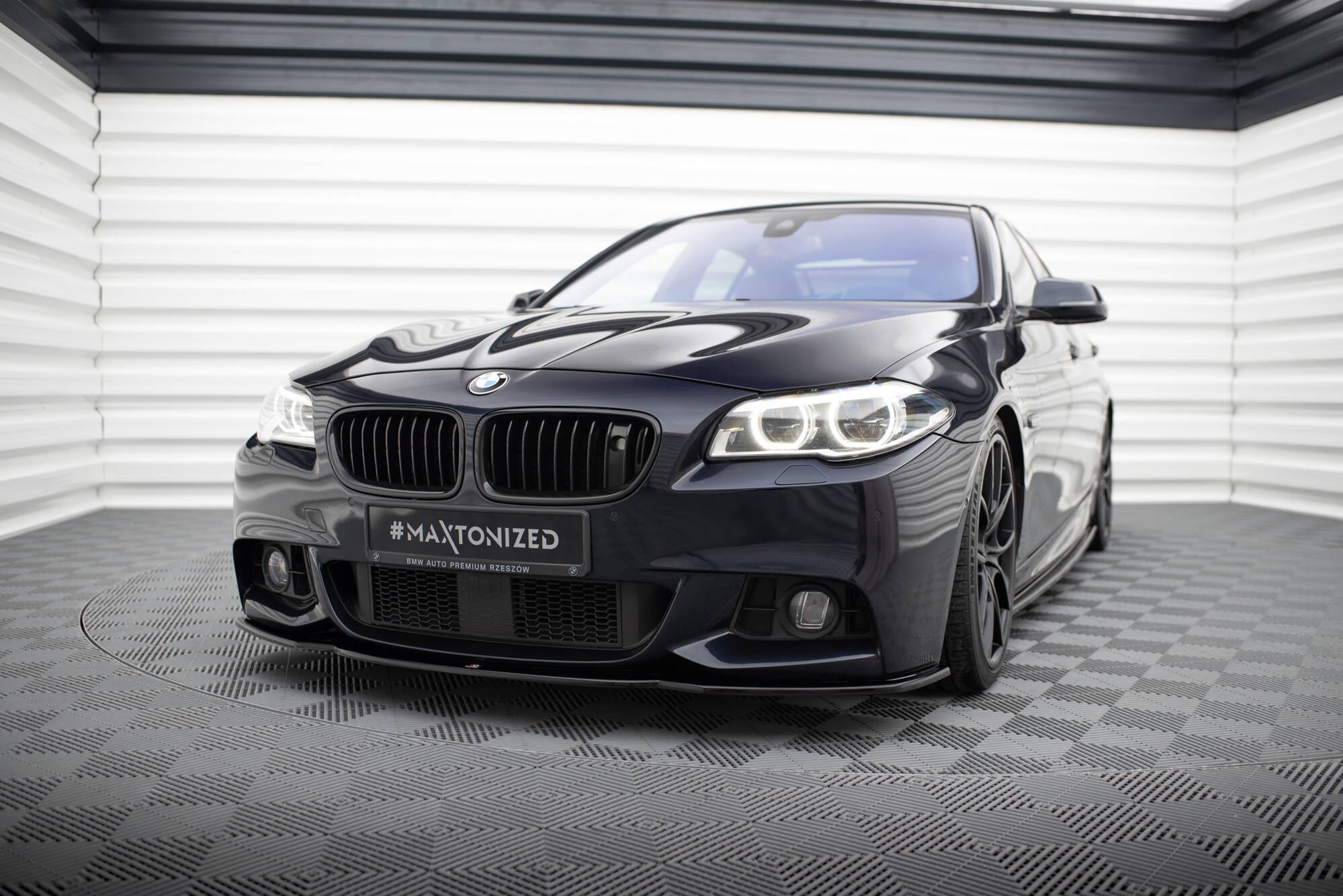 Maxton Design Splitter delantero V.2 para BMW 5 M-Pack F10/F11 - imagen 1