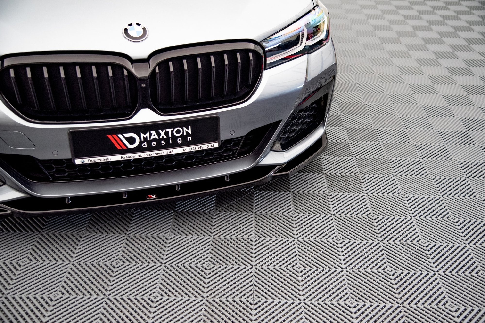 Maxton Design Splitter delantero V.2 para BMW 5 M-Pack / M550i / M550d Sedan / Touring G30 / G31 Facelift - imagen 2