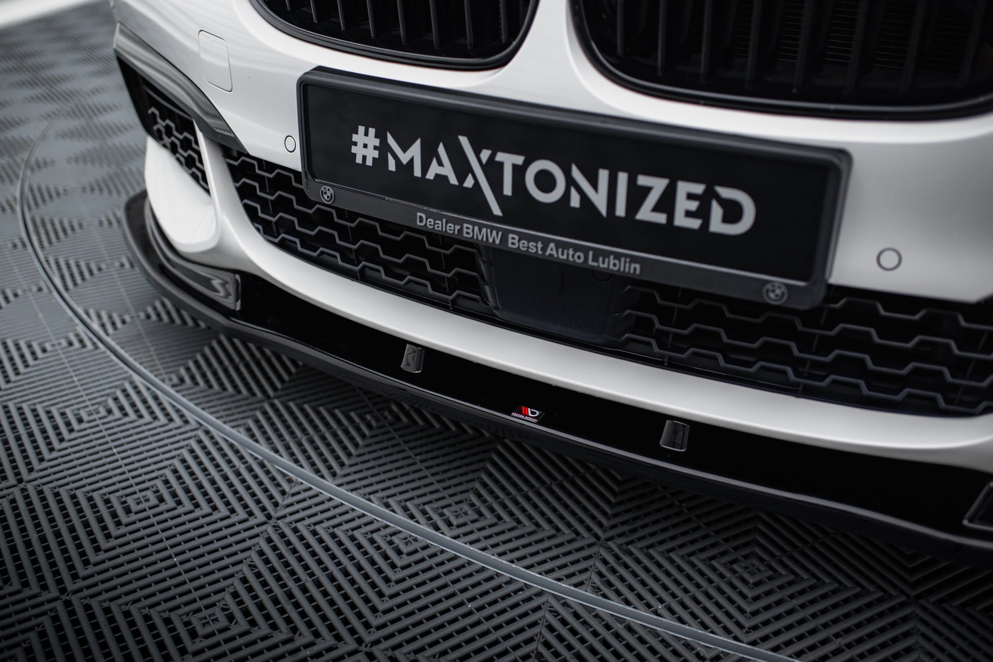 Maxton Design Splitter delantero V.2 para BMW 7 M-Pack G11 /G12 - imagen 3