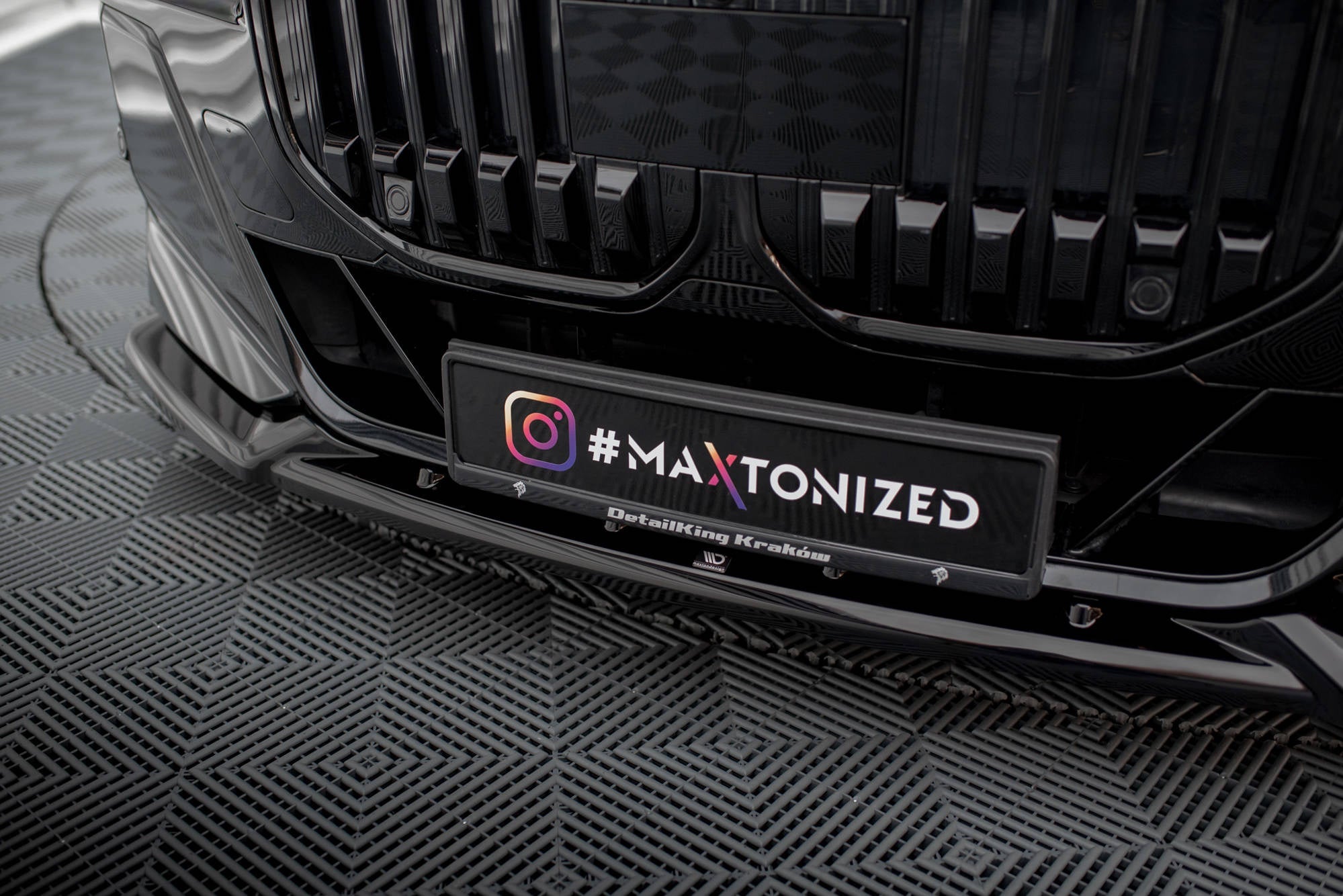 Maxton Design Splitter delantero V.2 para BMW 7 M-Pack / M760e / i7 M-Pack G70 - imagen 3