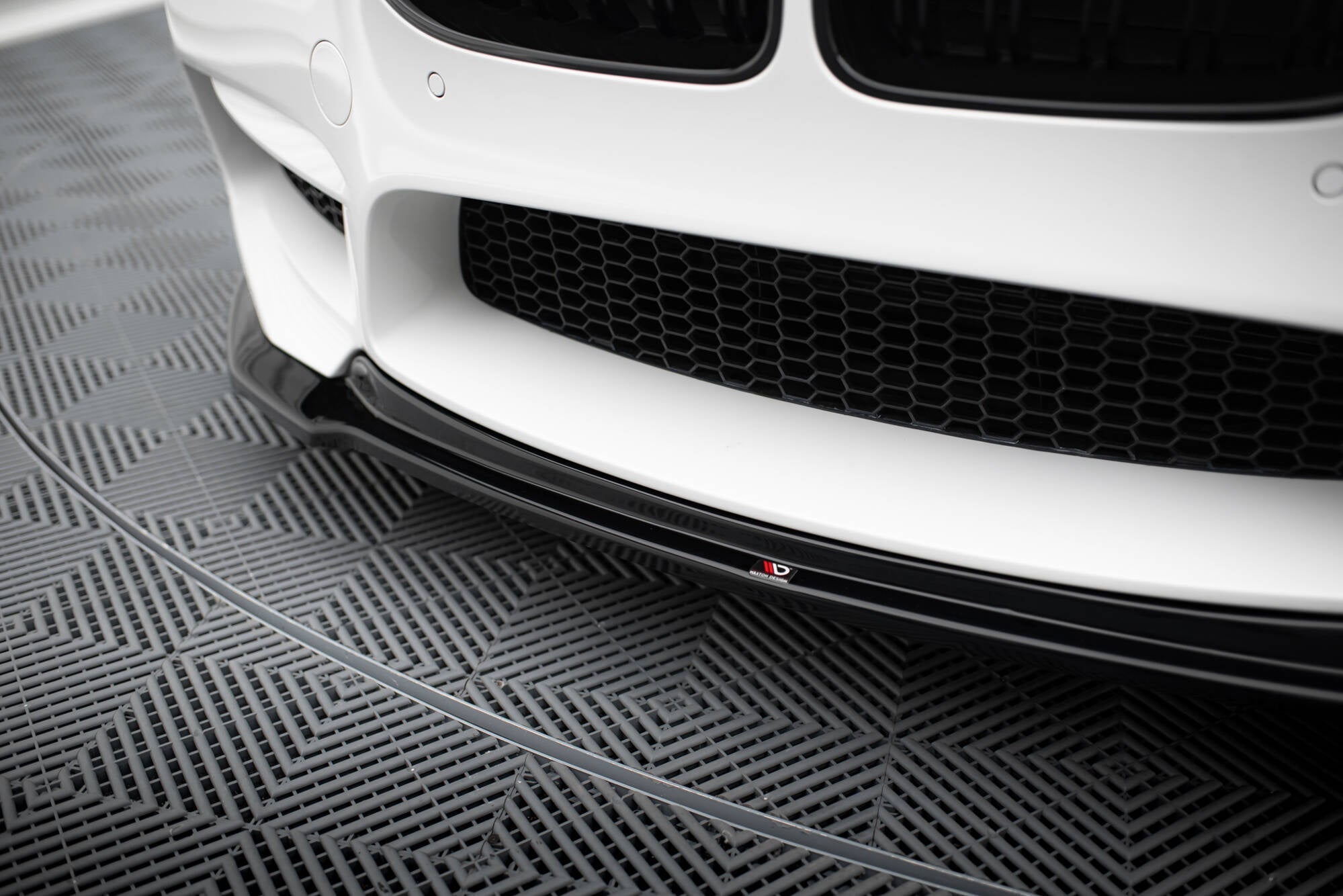 Maxton Design Splitter delantero V.2 para BMW M6 Gran Coupe / Coupe / Cabriolet F06 / F13 / F12 - imagen 2
