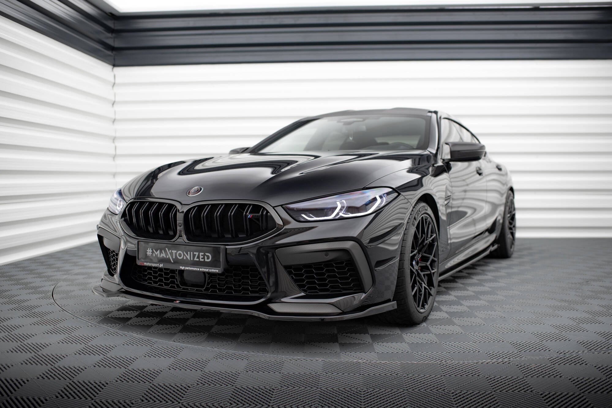 Maxton Design Splitter delantero V.2 para BMW M8 Gran Coupe F93 / Coupe F92 - imagen 1