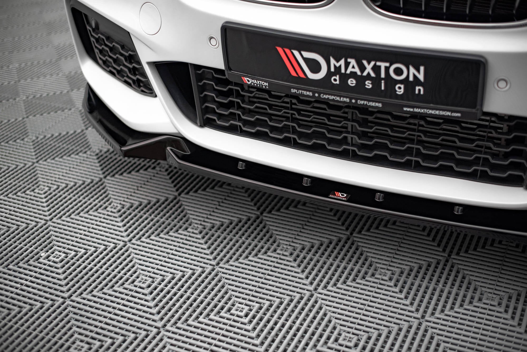 Maxton Design Splitter delantero V.2 para BMW X1 M-Pack F48 - imagen 3