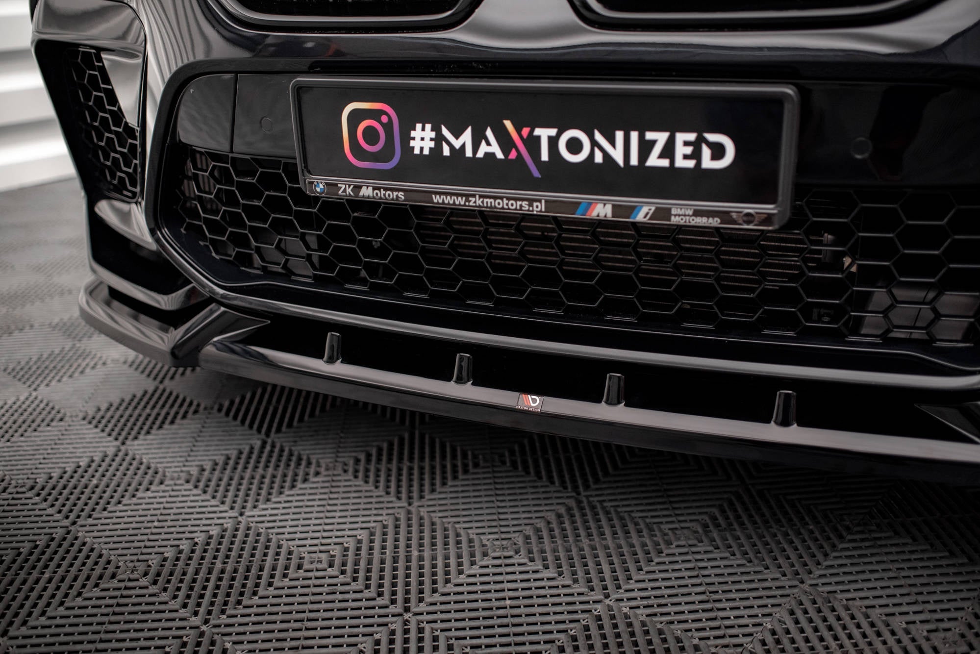 Maxton Design Splitter delantero V.2 para BMW X6 M F96 - imagen 3