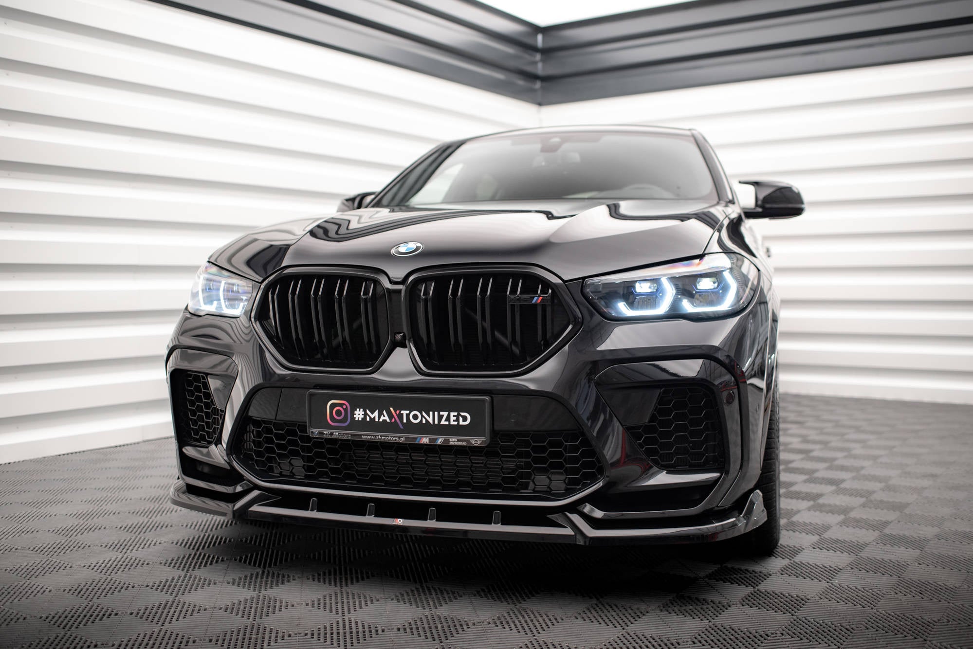 Maxton Design Splitter delantero V.2 para BMW X6 M F96 - imagen 1