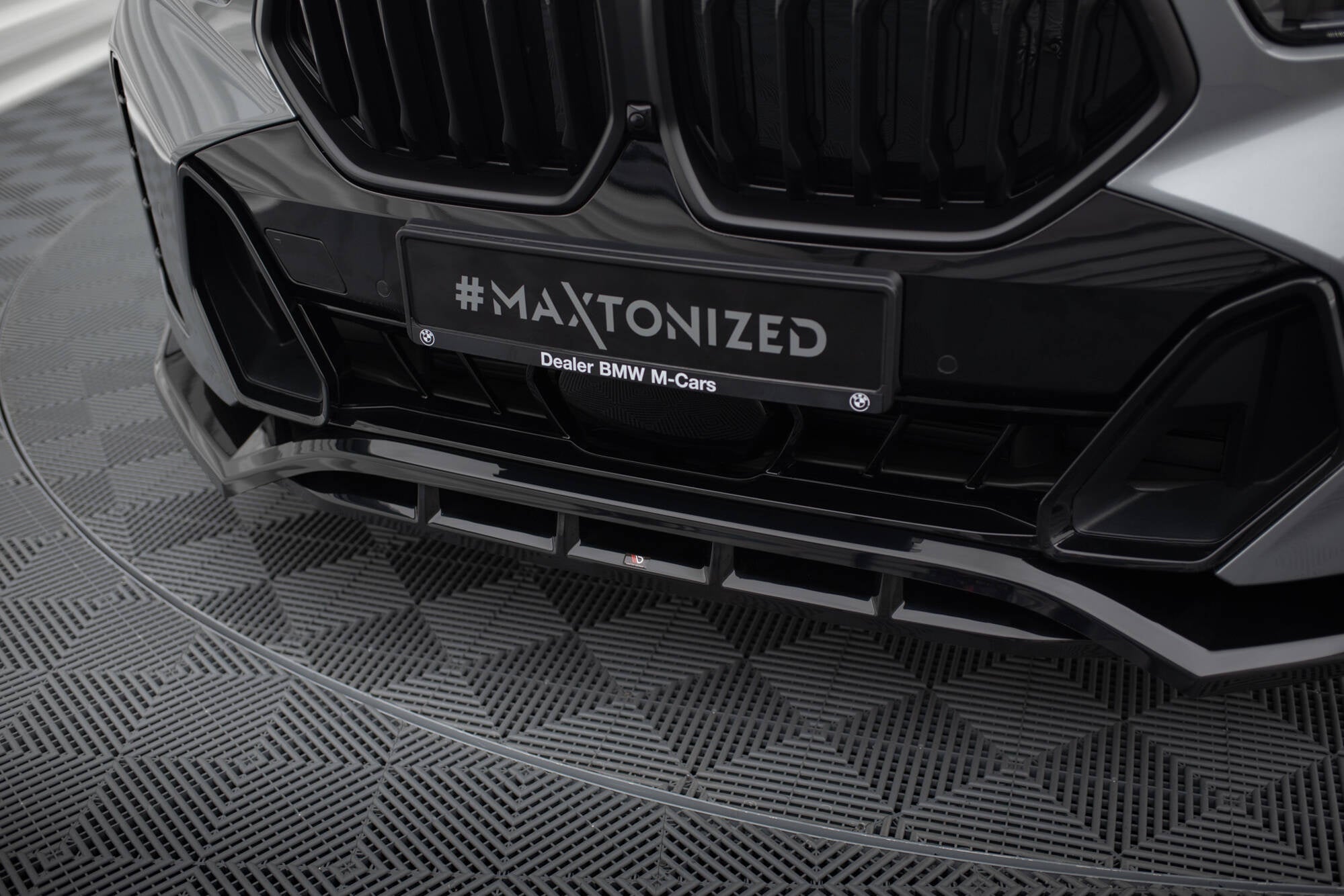 Maxton Design Splitter delantero V.2 para BMW X6 M-Pack G06 Facelift - imagen 3