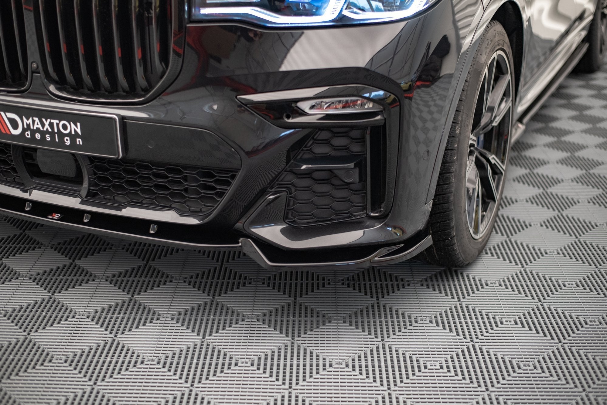 Maxton Design Splitter delantero V.2 para BMW X7 M-Pack G07 - imagen 2