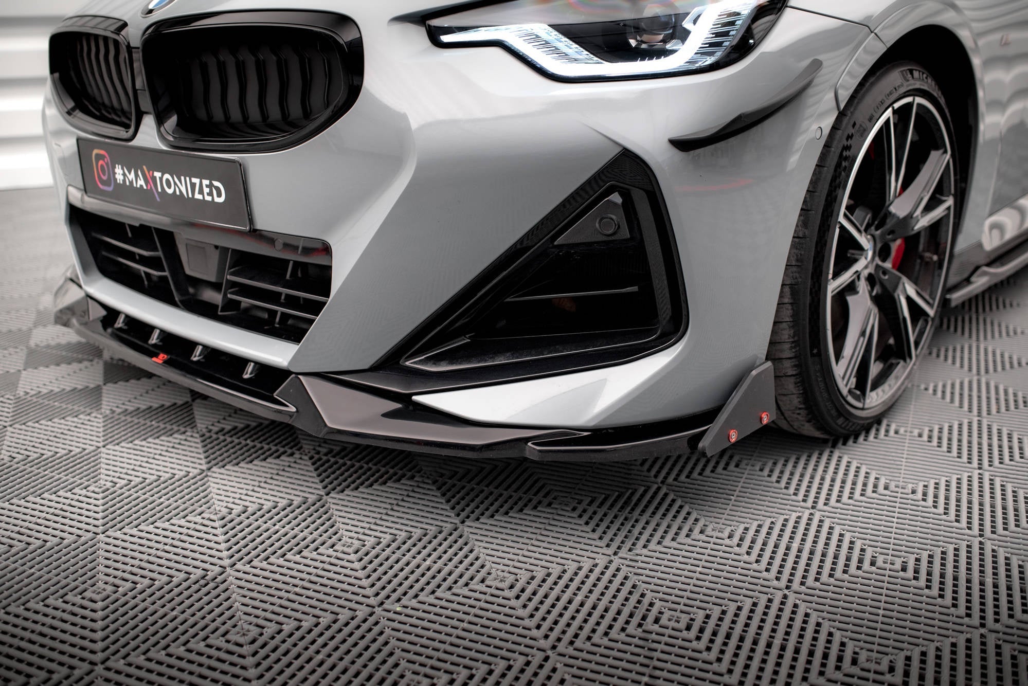 Maxton Design Splitter delantero V.2 + Flaps para BMW 2 Coupe M-Pack / M240i G42 - imagen 3