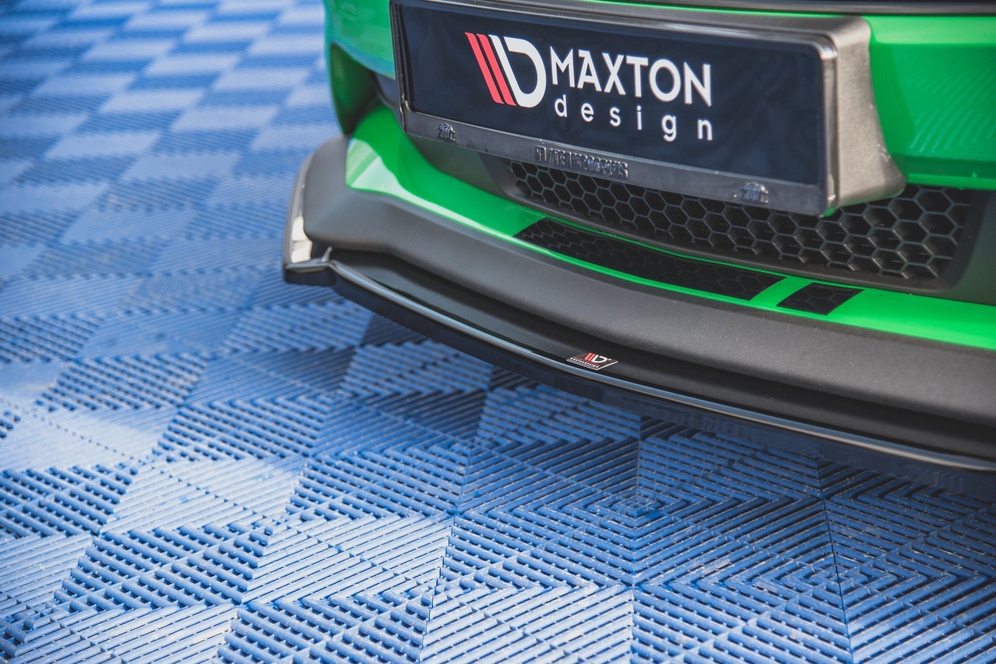 Maxton Design Splitter delantero V.2 + Flaps para Ford Mustang GT Mk6 Facelift - imagen 2