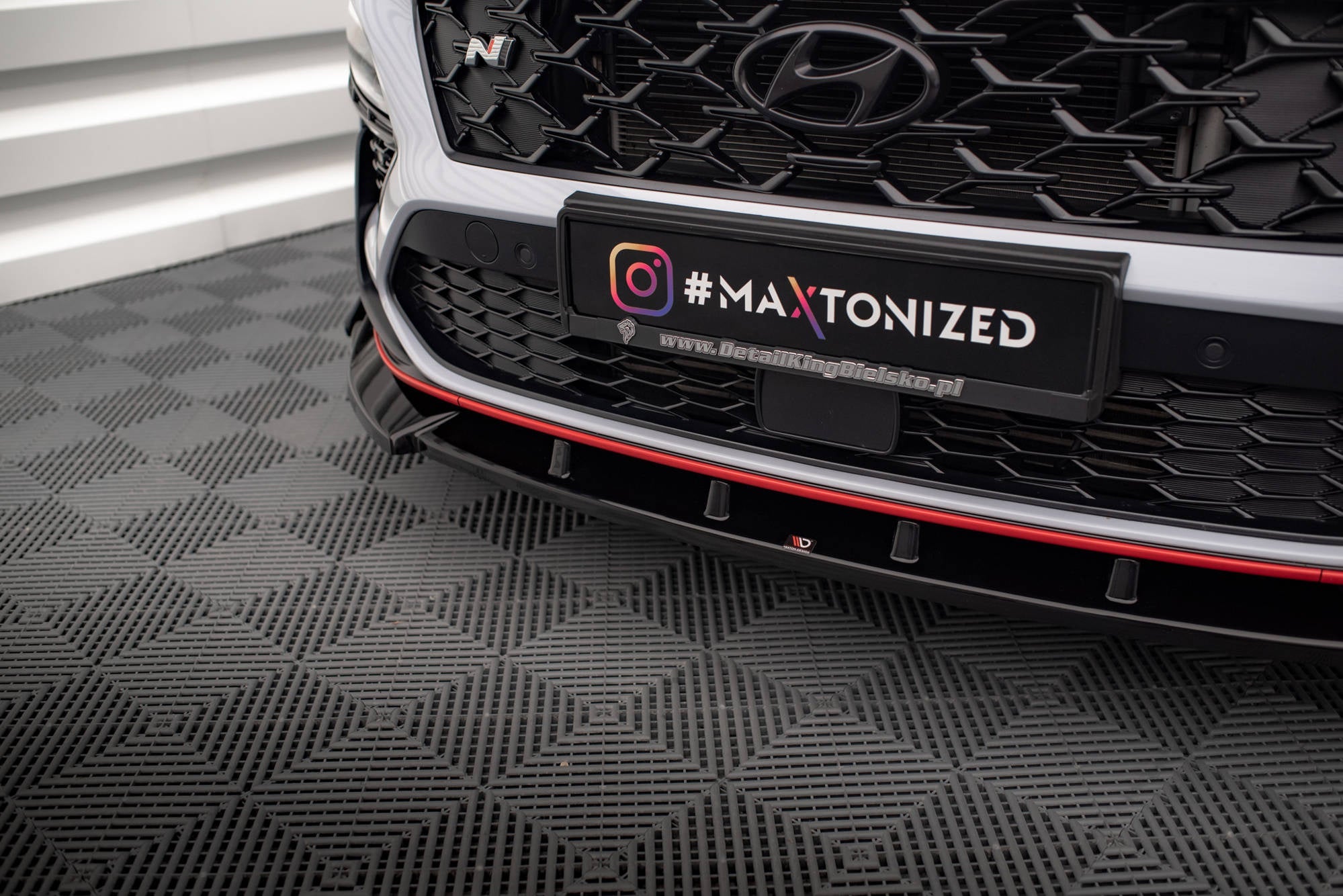 Maxton Design Splitter delantero V.2 + Flaps para Hyundai Kona N Mk1 - imagen 3