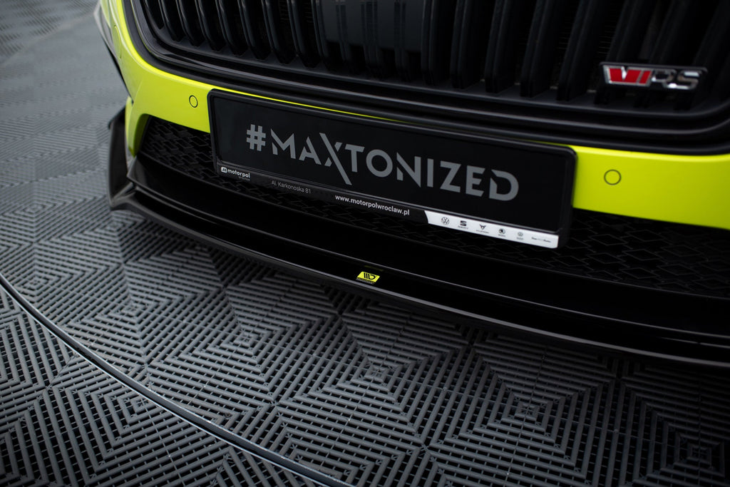 Maxton Design Splitter delantero V.2 + Flaps para Skoda Octavia RS Mk4 - imagen 3