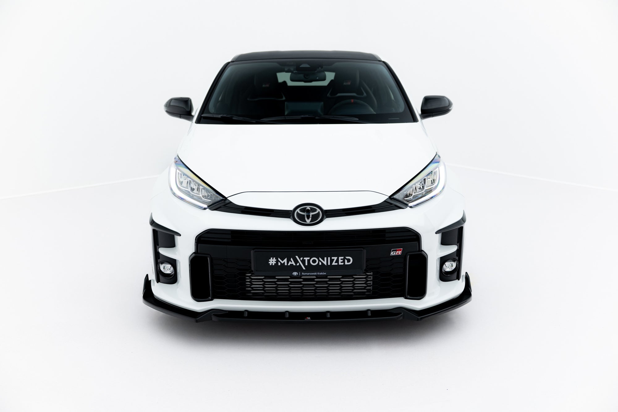 Maxton Design Splitter delantero V.2 + Flaps para Toyota GR Yaris Mk4 - imagen 2