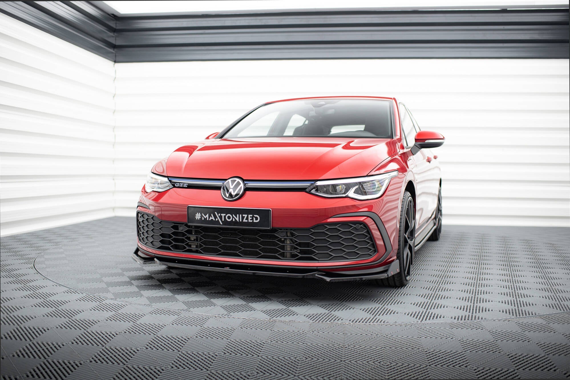 Maxton Design Splitter delantero V.2 + Flaps para Volkswagen Golf GTI / GTE / GTD / R-Line Mk8 - imagen 1
