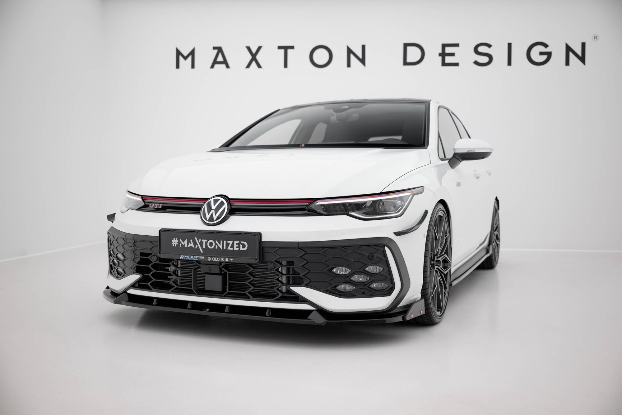 Maxton Design Splitter delantero V.2 + Flaps para Volkswagen Golf GTI / GTE / R-Line Mk8 Facelift - imagen 1