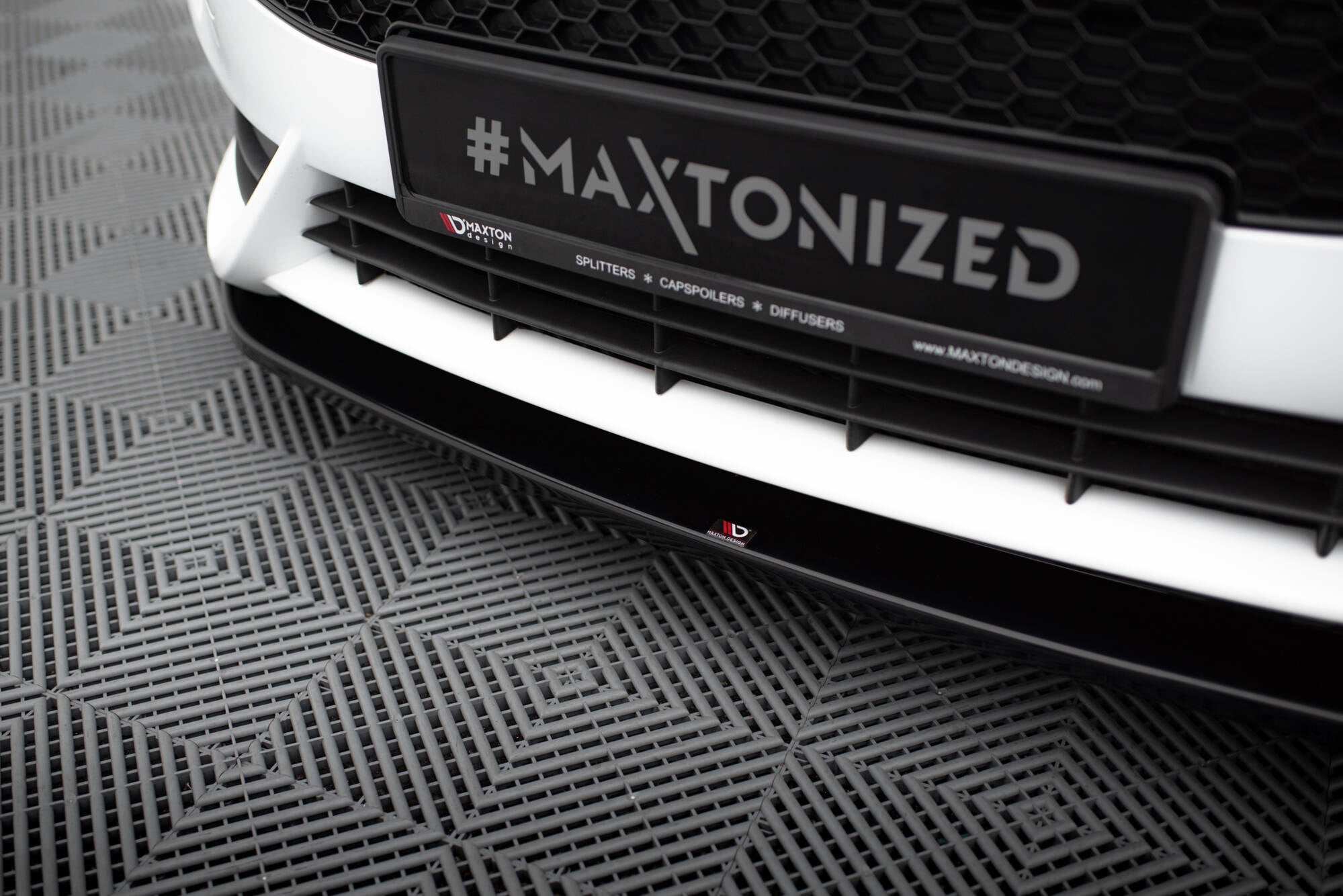 Maxton Design Splitter delantero V.2 para Ford Fiesta ST Mk7 Facelift - imagen 3