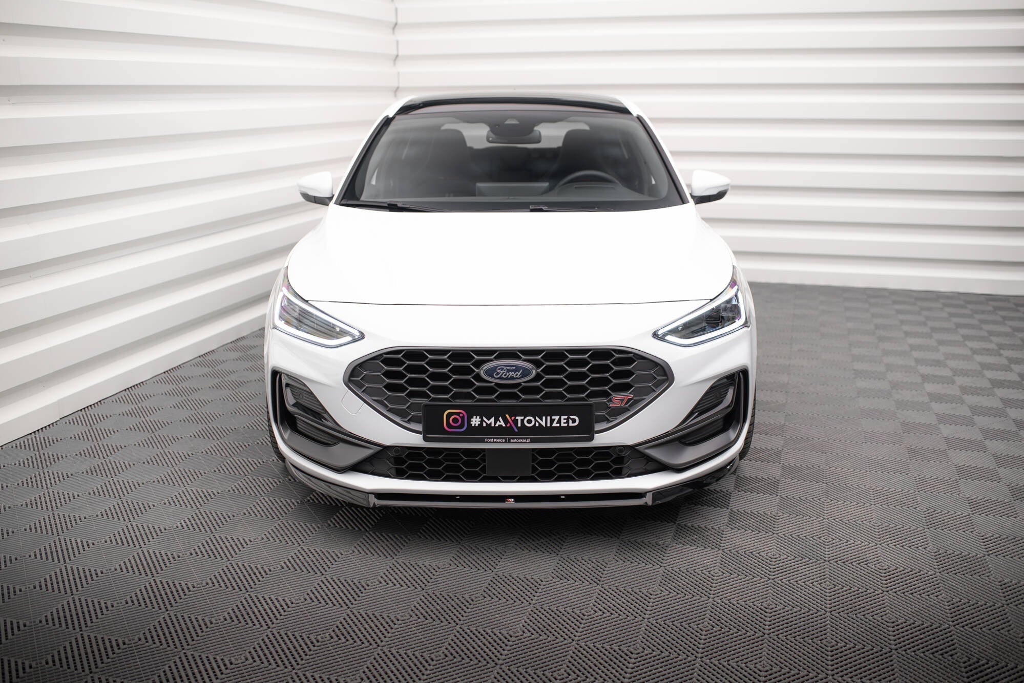Maxton Design Splitter delantero V.2 para Ford Focus ST / ST-Line Mk4 Facelift - imagen 2