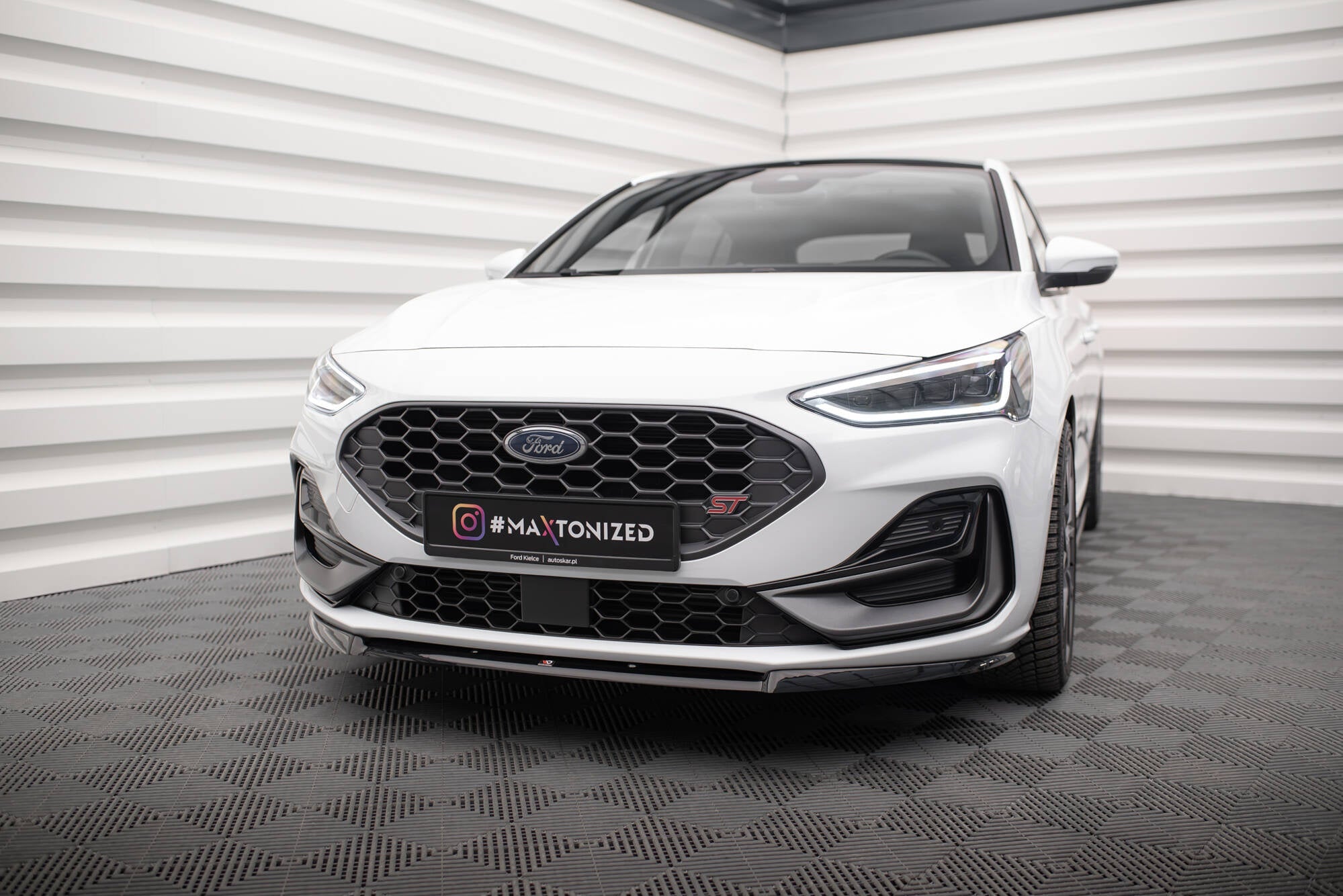 Maxton Design Splitter delantero V.2 para Ford Focus ST / ST-Line Mk4 Facelift - imagen 1