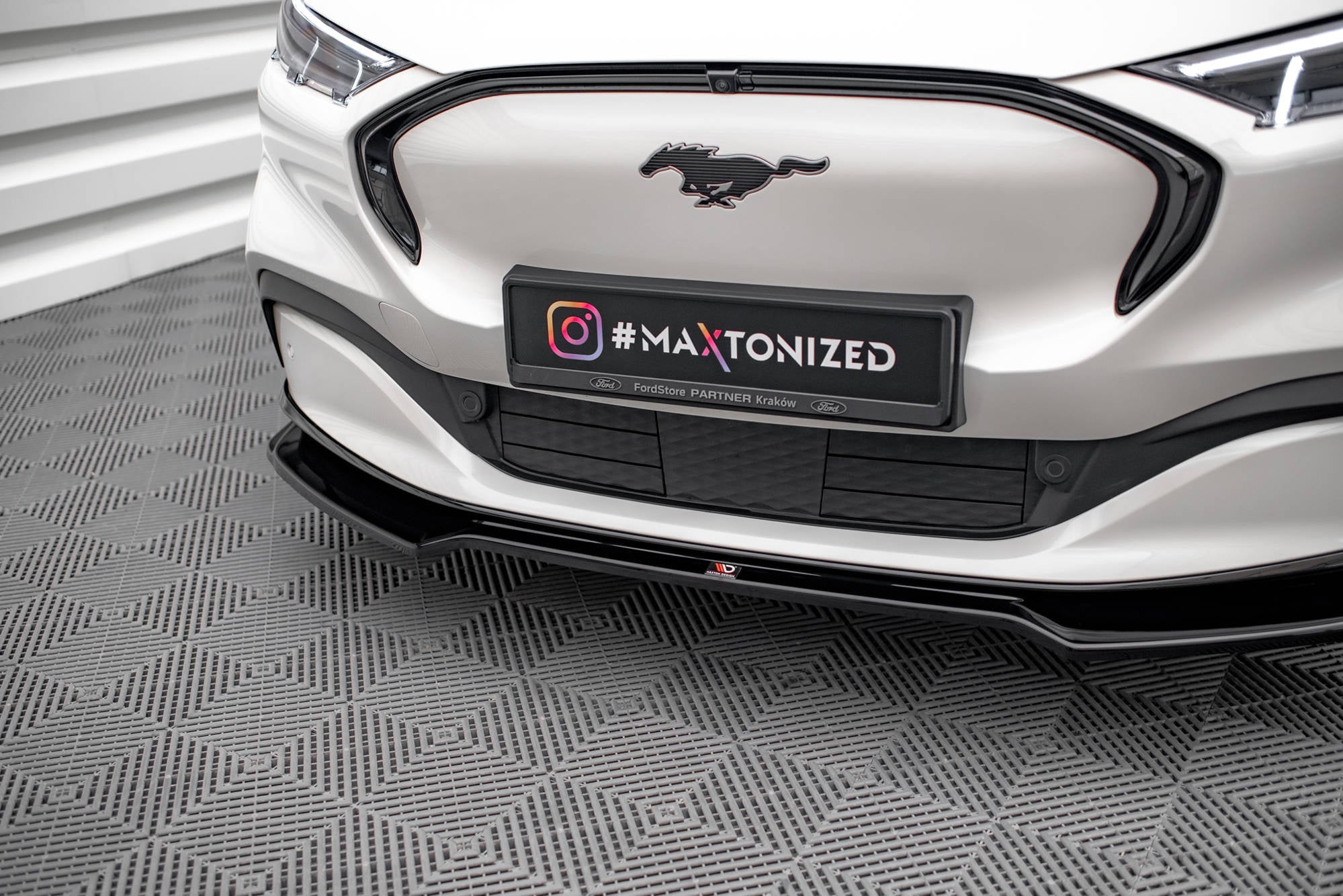 Maxton Design Splitter delantero V.2 para Ford Mustang Mach-E Mk1 - imagen 3