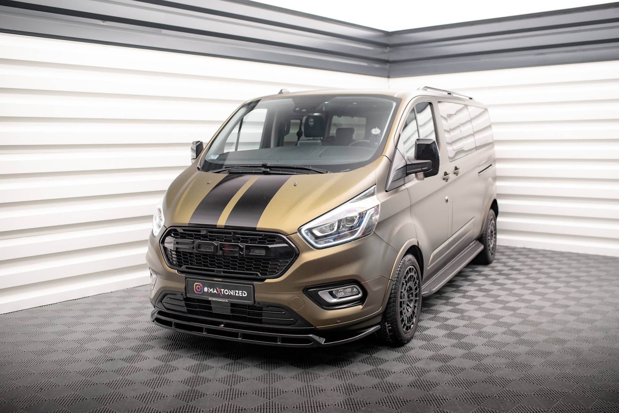 Maxton Design Splitter delantero V.2 para Ford Transit Custom Mk1 Facelift / Tourneo Custom Mk1 Facelift - imagen 1