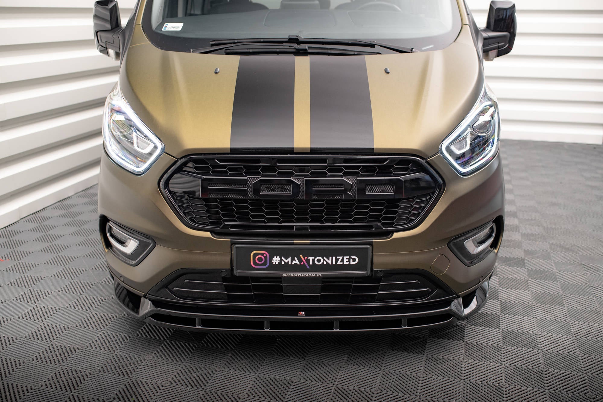 Maxton Design Splitter delantero V.2 para Ford Transit Custom Mk1 Facelift / Tourneo Custom Mk1 Facelift - imagen 2