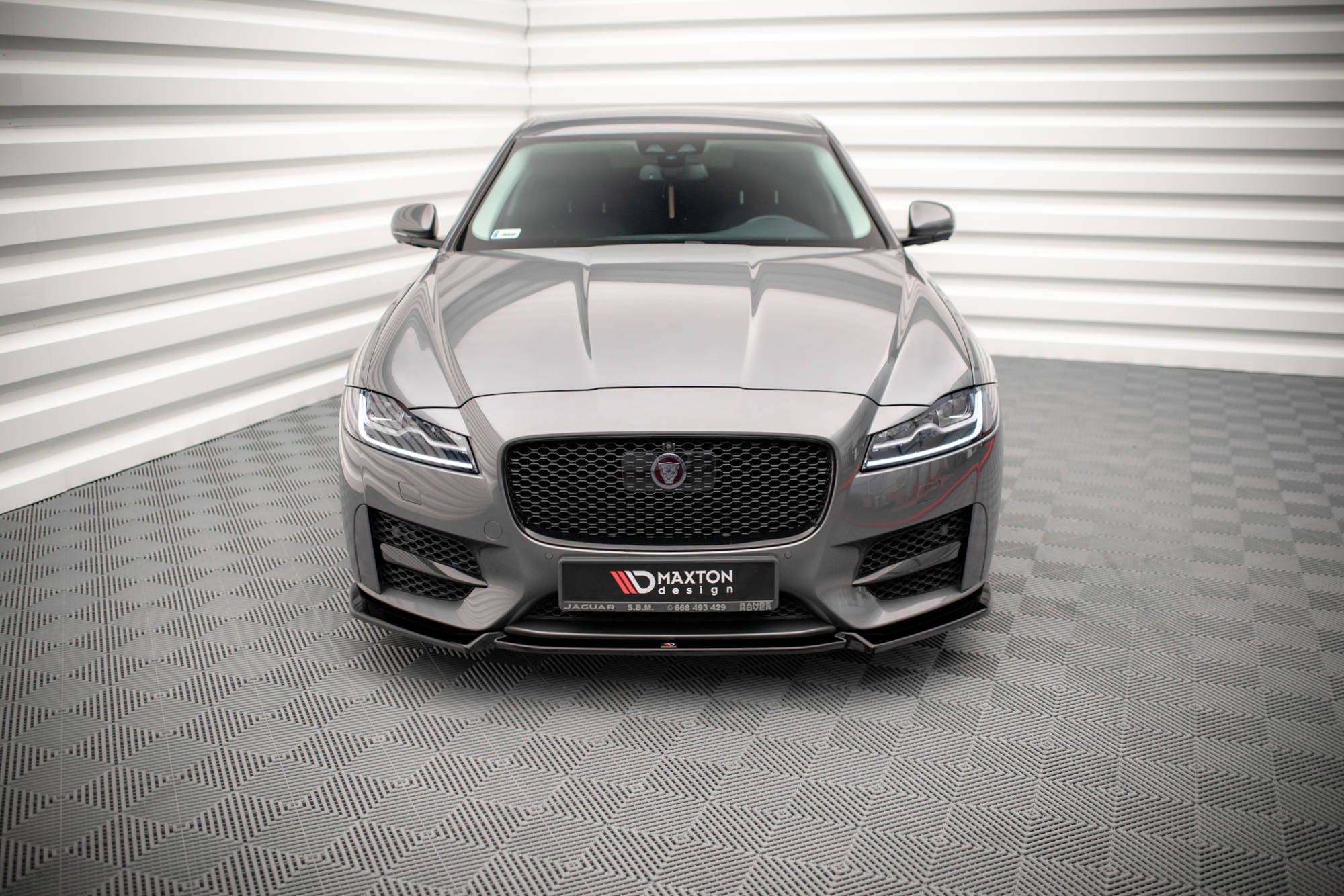 Maxton Design Splitter delantero V.2 para Jaguar XF R-Sport X260 - imagen 2