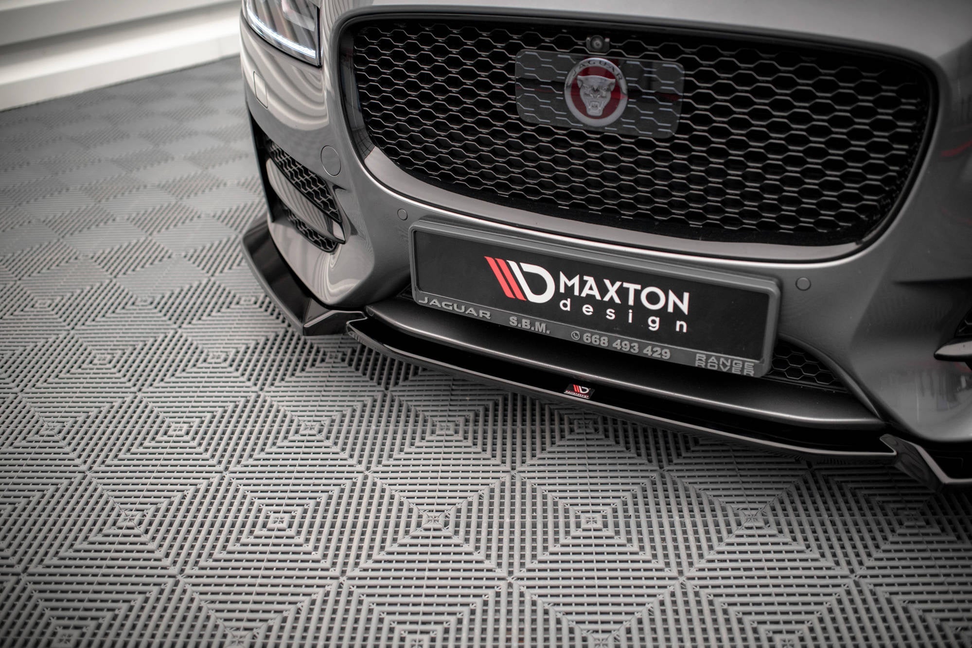 Maxton Design Splitter delantero V.2 para Jaguar XF R-Sport X260 - imagen 3