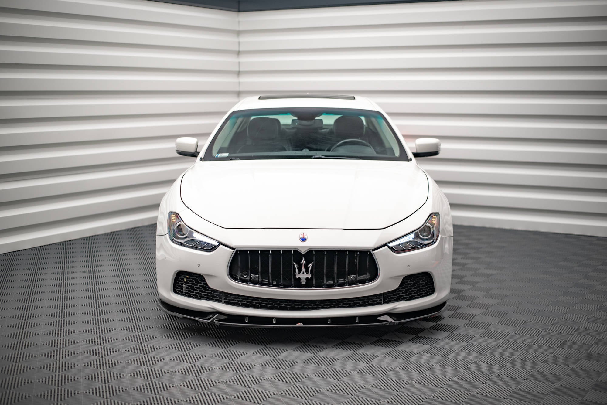 Maxton Design Splitter delantero V.2 para Maserati Ghibli Mk3 - imagen 1
