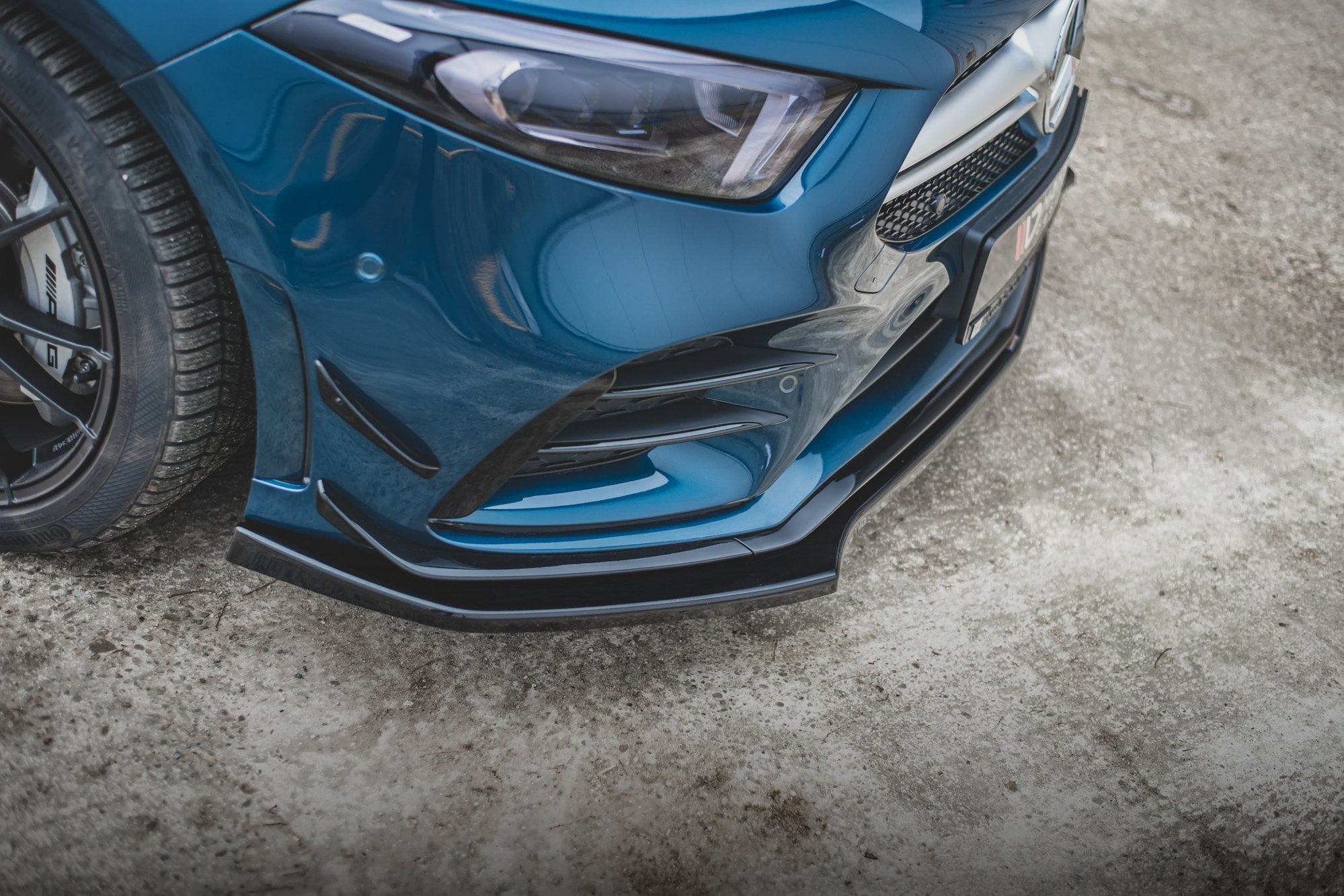 Maxton Design Splitter delantero V.2 para Mercedes A35 AMG Aero W177 - imagen 4