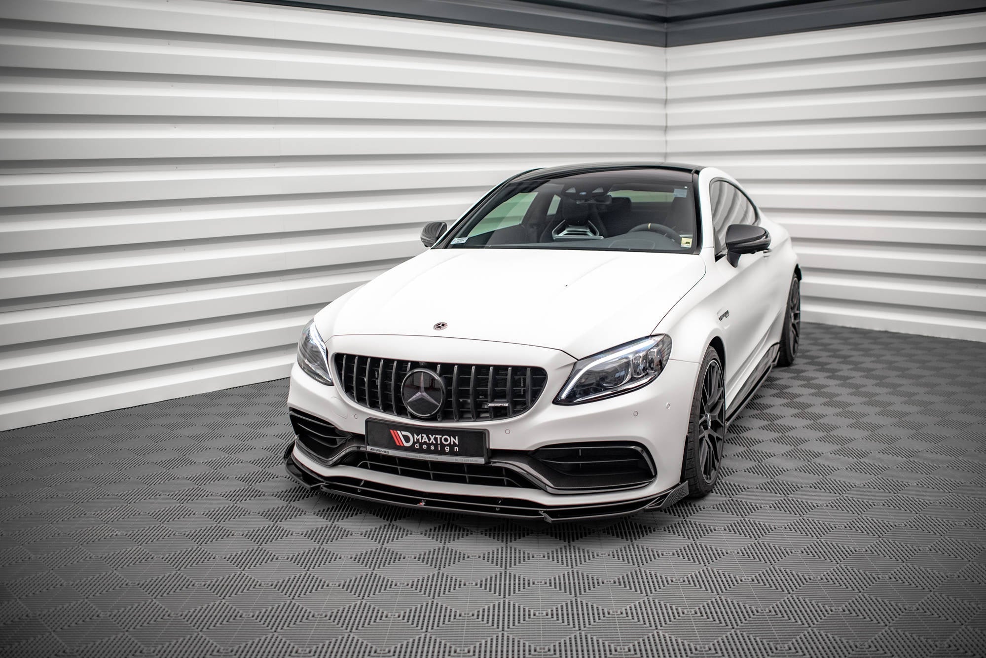 Maxton Design Splitter delantero V.2 para Mercedes-AMG C63 Coupe AMG Aero Pack C205 Facelift - imagen 1