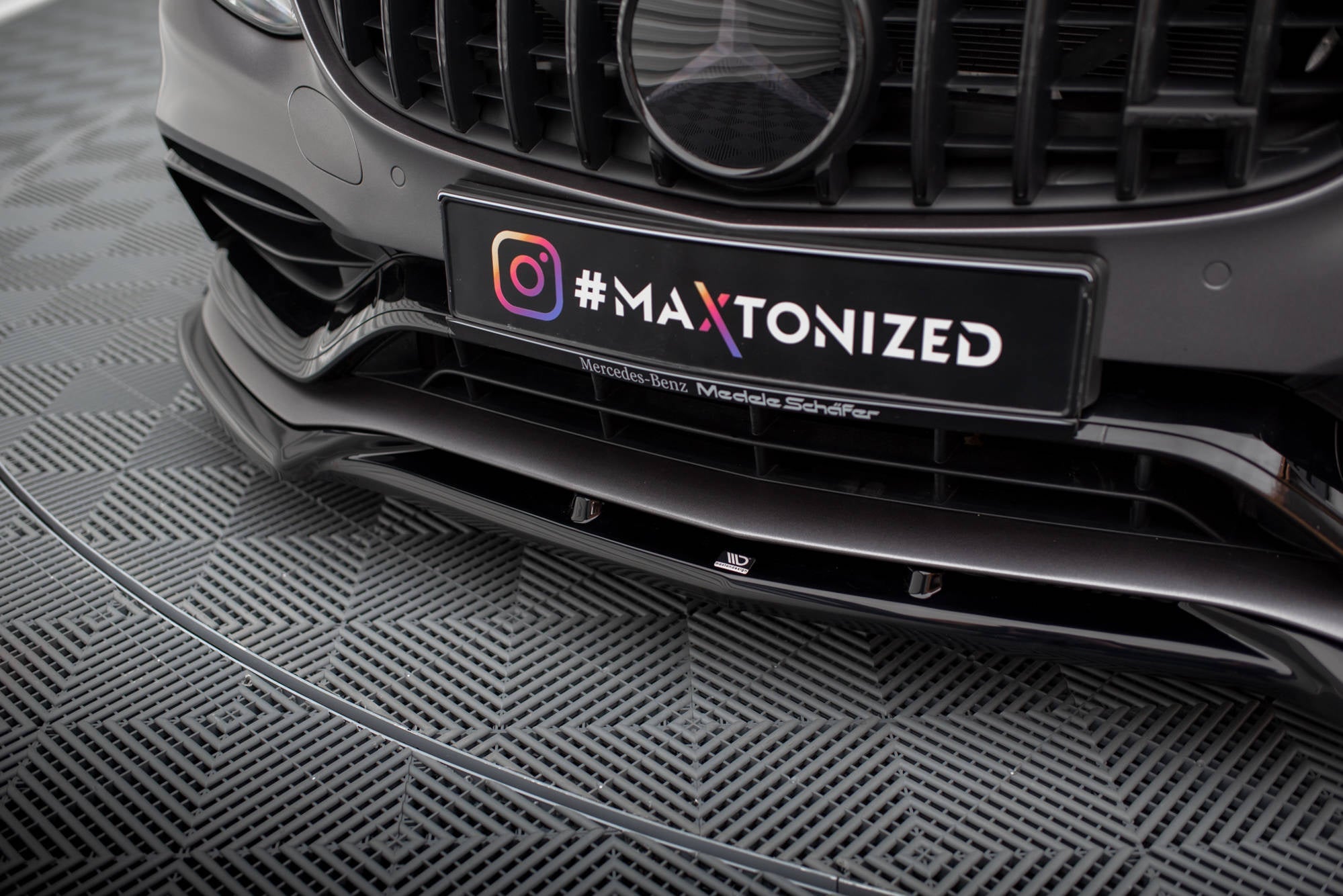 Maxton Design Splitter delantero V.2 para Mercedes-AMG C63 Sedan / Estate W205 Facelift - imagen 3