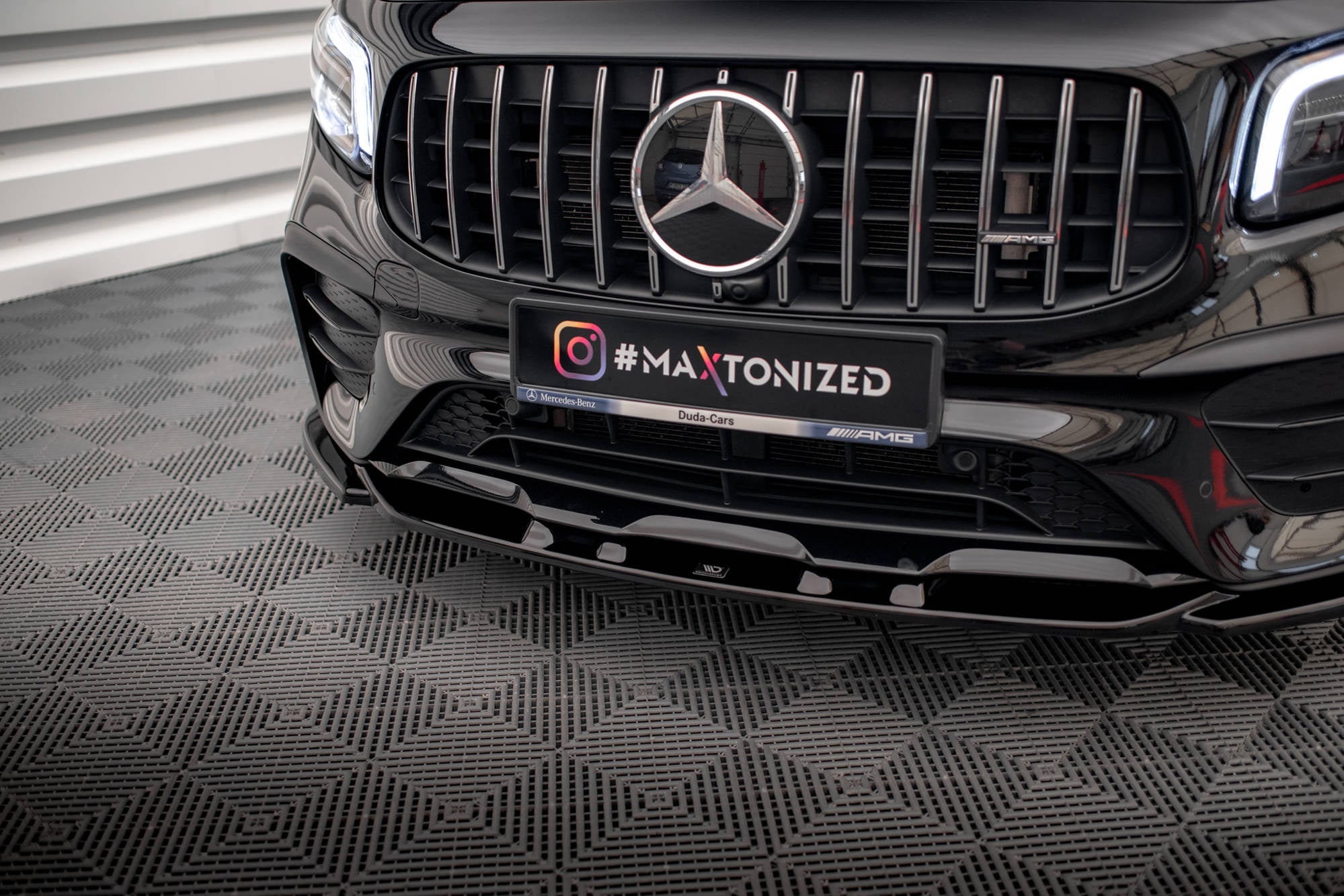 Maxton Design Splitter delantero V.2 para Mercedes-AMG GLB 35 / AMG-Line X247 - imagen 3
