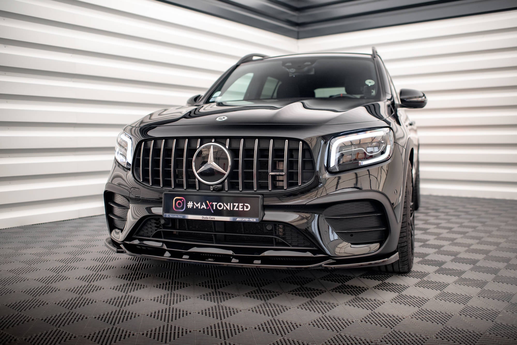 Maxton Design Splitter delantero V.2 para Mercedes-AMG GLB 35 / AMG-Line X247 - imagen 1