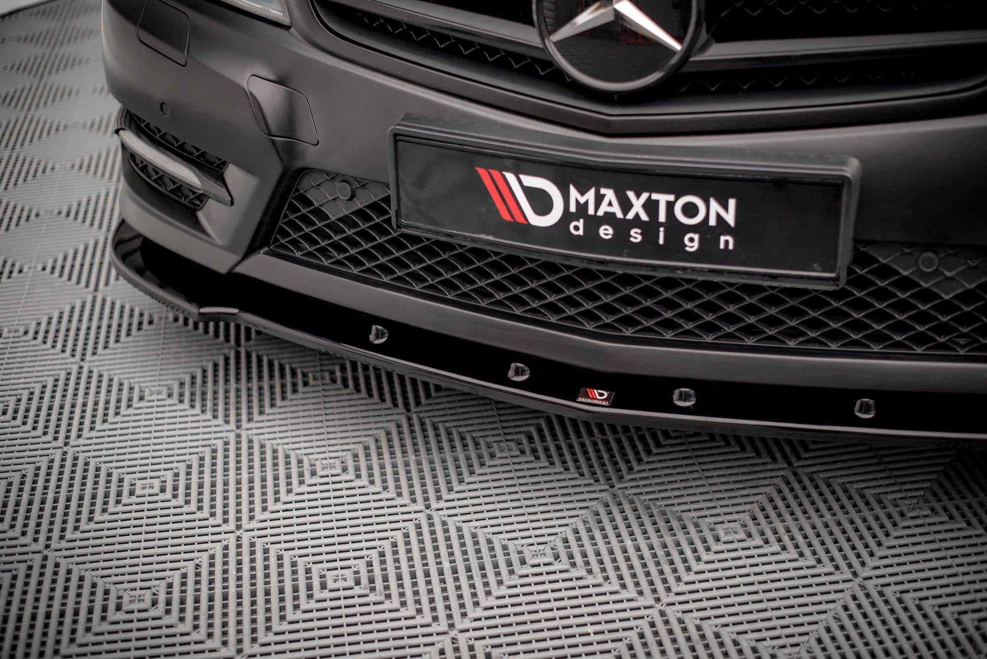 Maxton Design Splitter delantero V.2 para Mercedes-Benz C Coupe / Sedan / Estate AMG-Line C204 / W204 Facelift / S204 Facelift - imagen 3