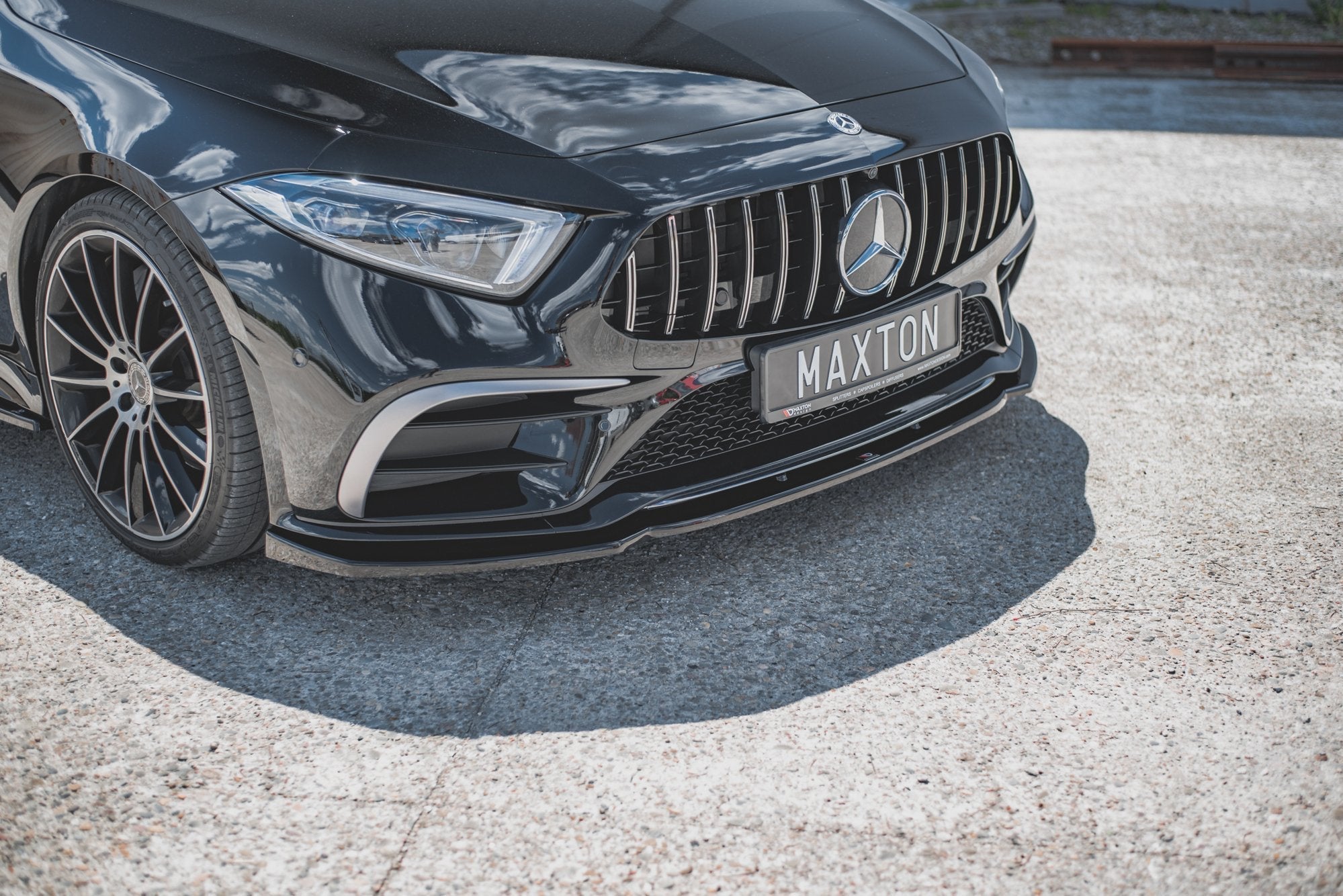 Maxton Design Splitter delantero V.2 para Mercedes-Benz CLS AMG-Line C257 - imagen 1