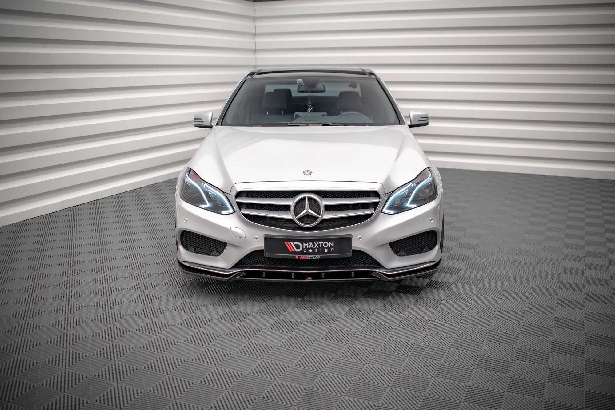 Maxton Design Splitter delantero V.2 para Mercedes-Benz E AMG-Line Sedan W212 Facelift - imagen 2
