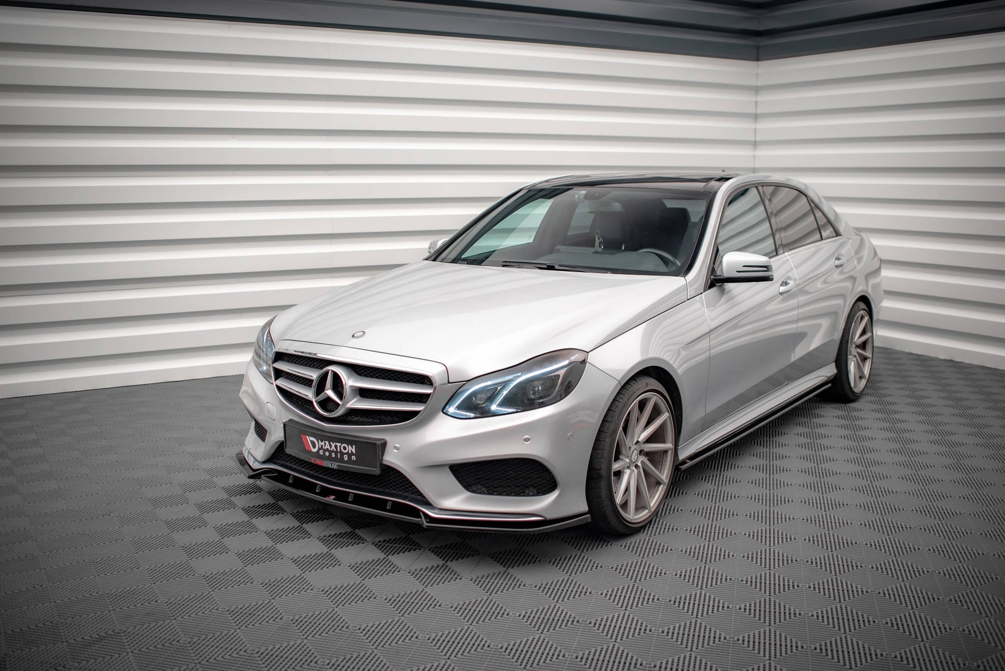Maxton Design Splitter delantero V.2 para Mercedes-Benz E AMG-Line Sedan W212 Facelift - imagen 1