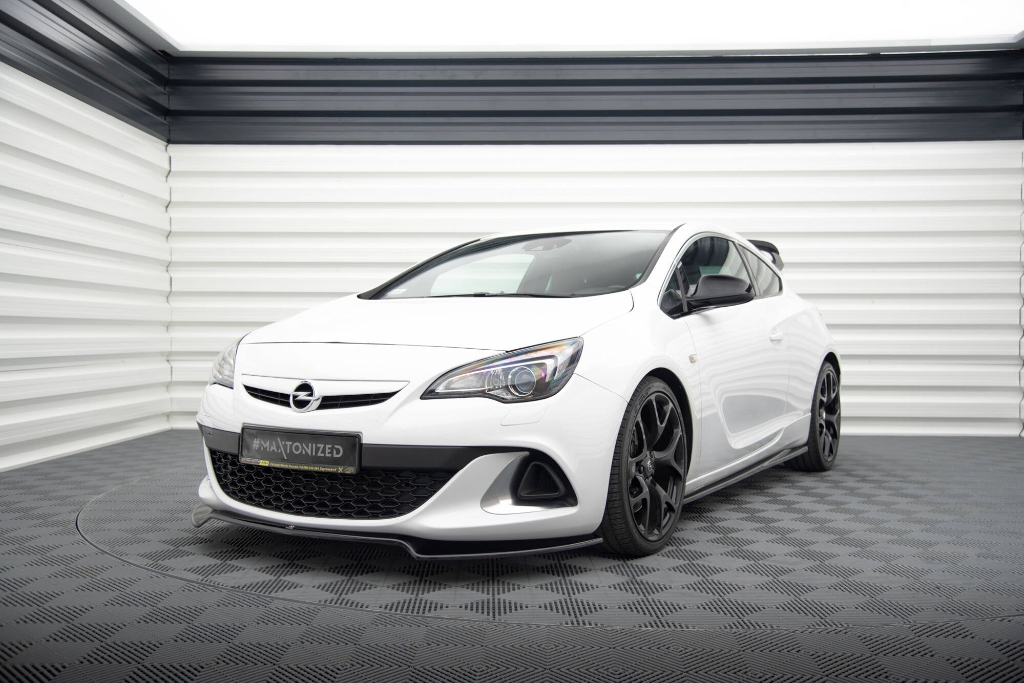 Maxton Design Splitter delantero V.2 para Opel Astra J OPC/VXR - imagen 1
