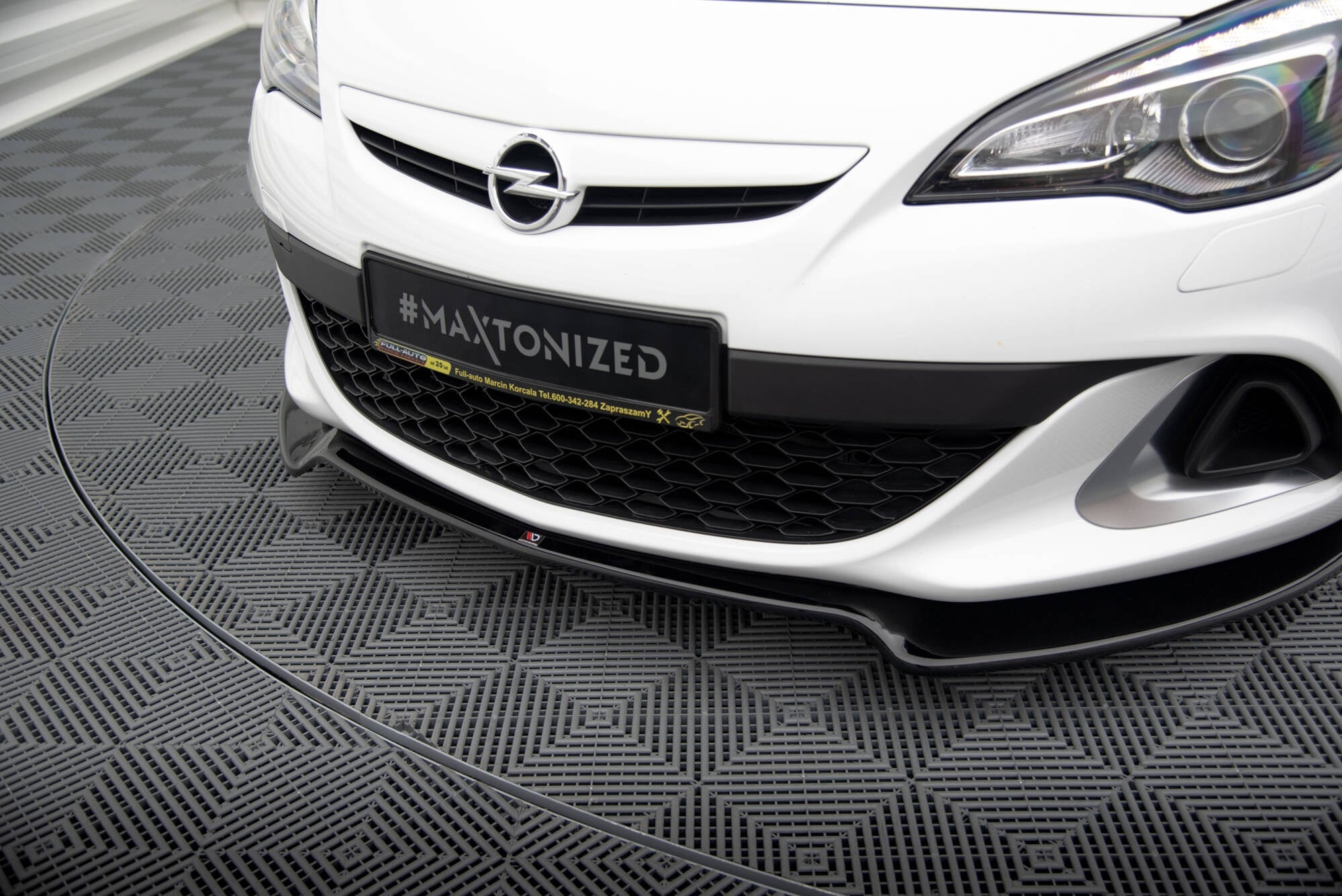 Maxton Design Splitter delantero V.2 para Opel Astra J OPC/VXR - imagen 3