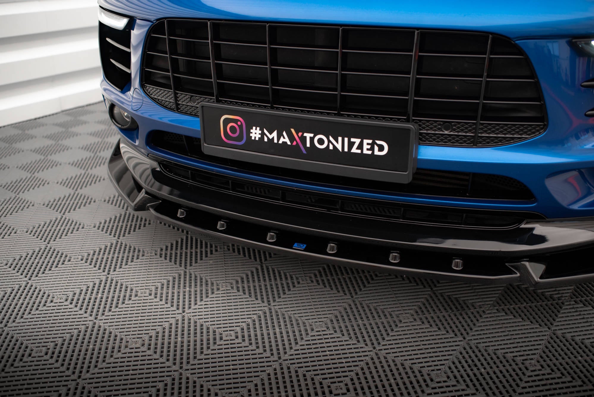 Maxton Design Splitter delantero V.2 para Porsche Macan Mk1 - imagen 3