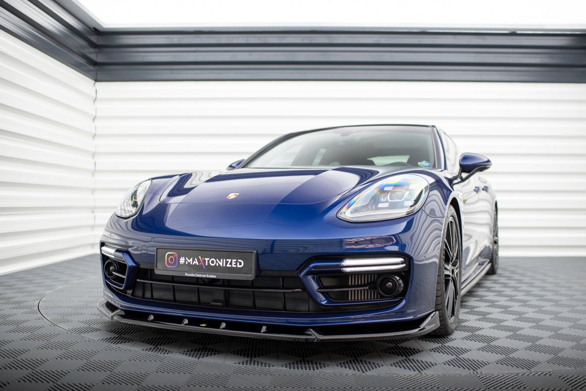 Maxton Design Splitter delantero V.2 para Porsche Panamera E-Hybrid 971 Facelift - imagen 1