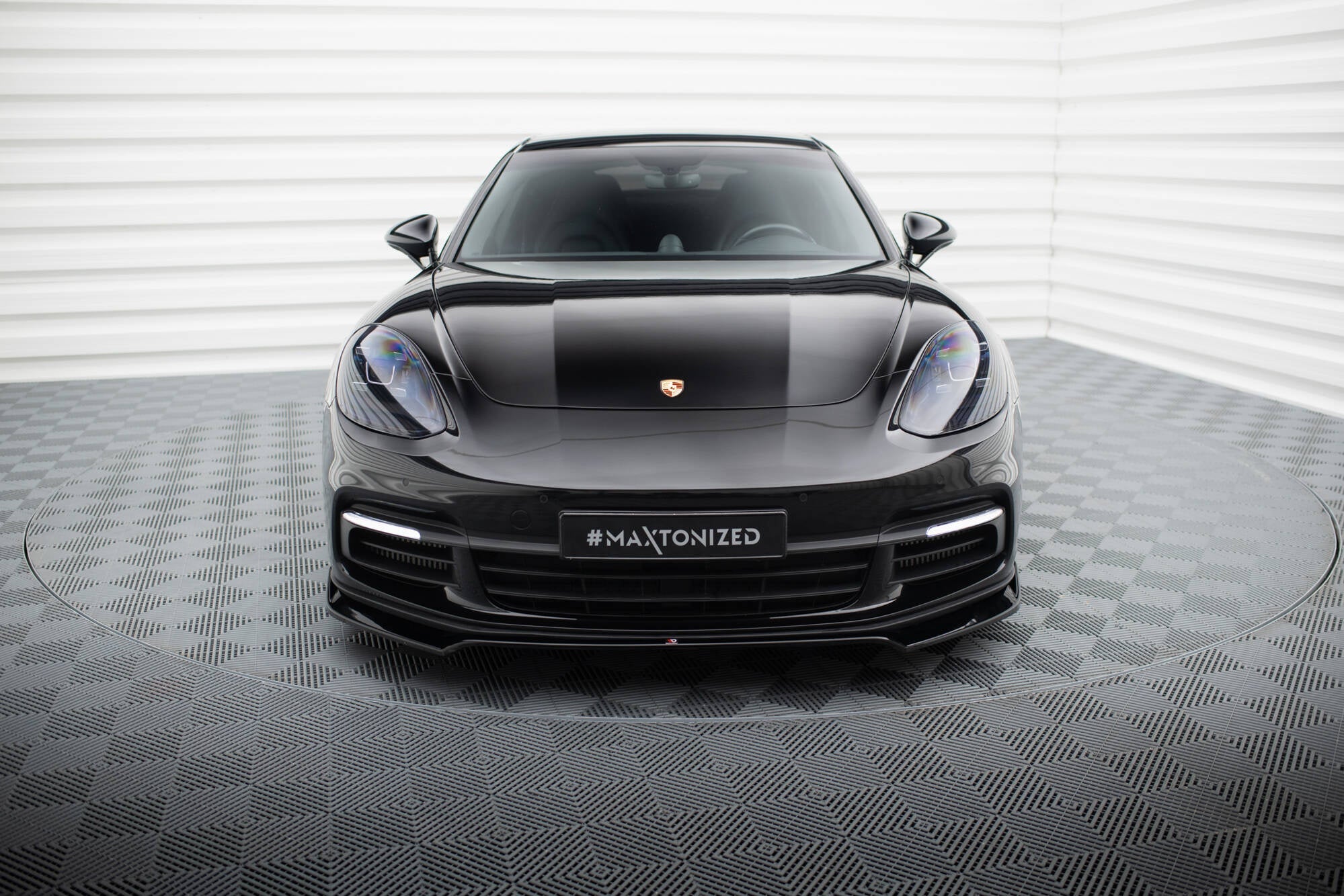 Maxton Design Splitter delantero V.2 para Porsche Panamera E-Hybrid / Panamera 4S 971 - imagen 2
